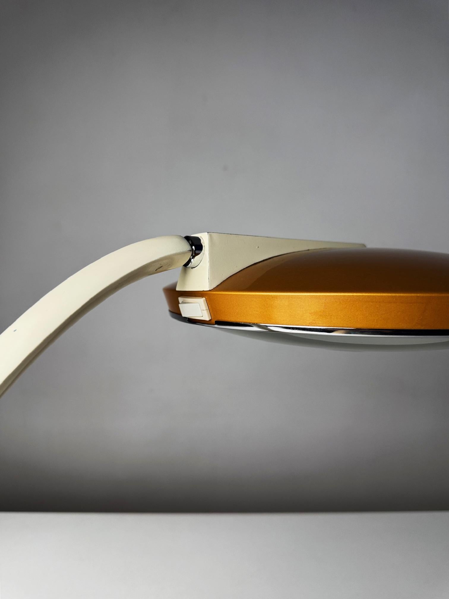 Fase Boomerang 2000 table lamp by Luis Pérez de la Oliva 1967, Spain For Sale 2