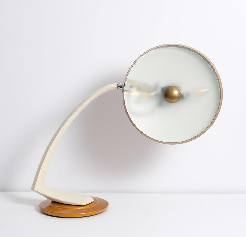 Milieu du XXe siècle Lampe de bureau Fase Boomerang de Pedro Martin, 1964 en vente