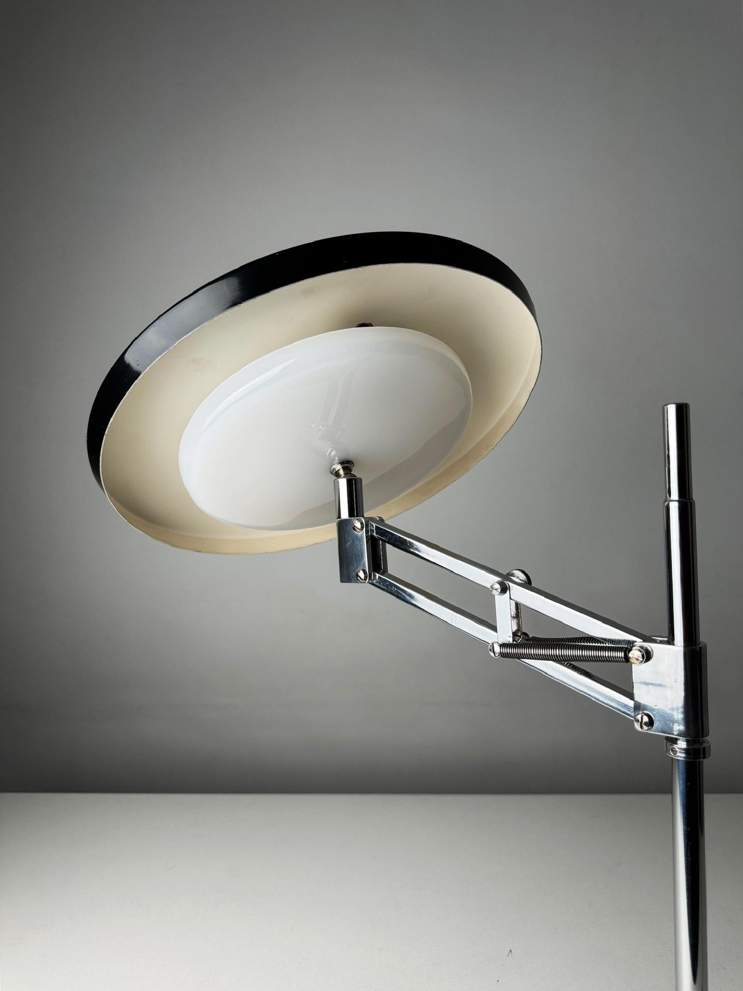 Fase Consul 66 designed in 1966 by Luis Perez de la Oliva a versatility icon In Excellent Condition In BARCELONA, ES