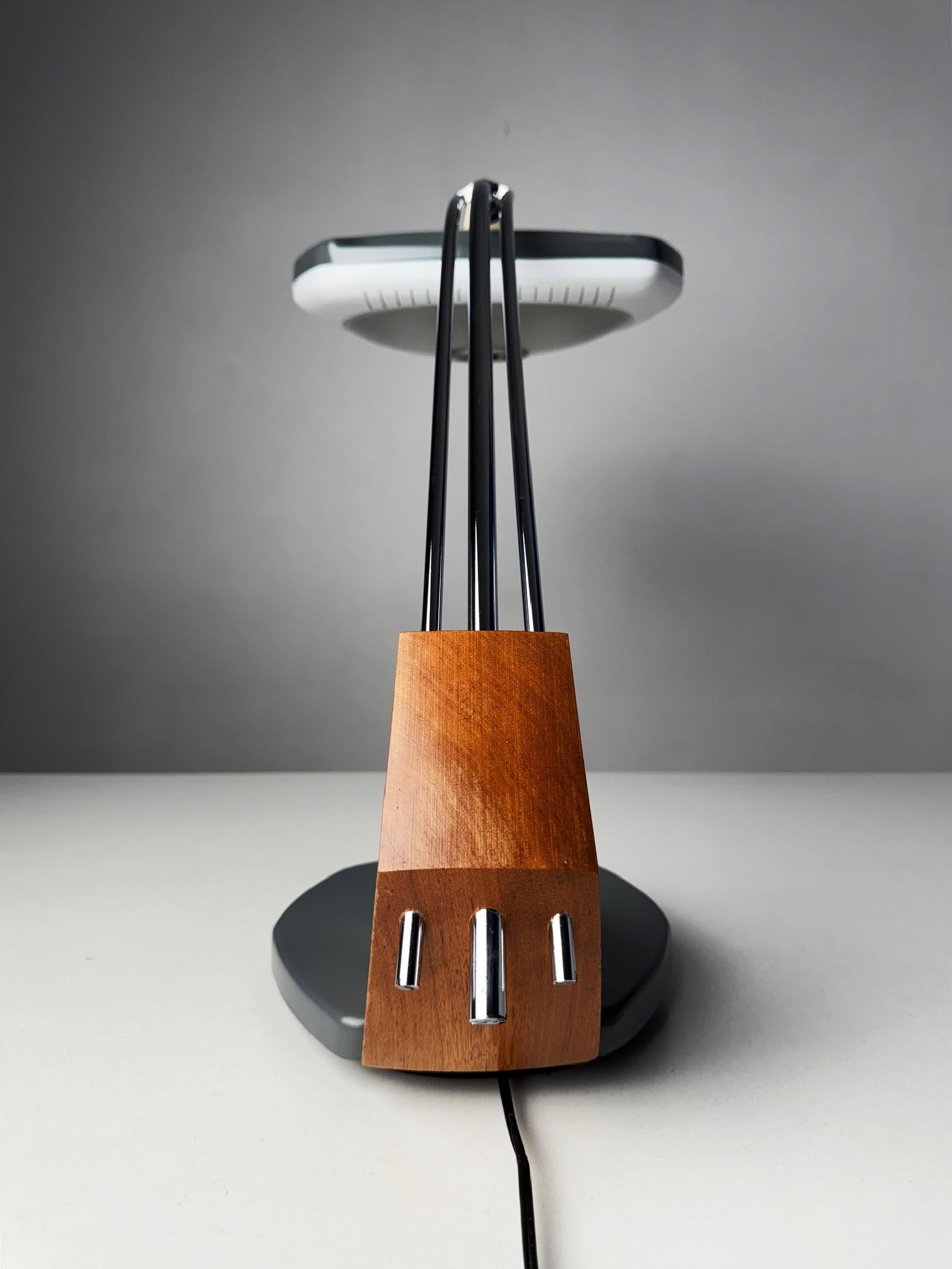 Fase Falux designed by Luis Perez de la Oliva and Pedro Martin in the 70's For Sale 3