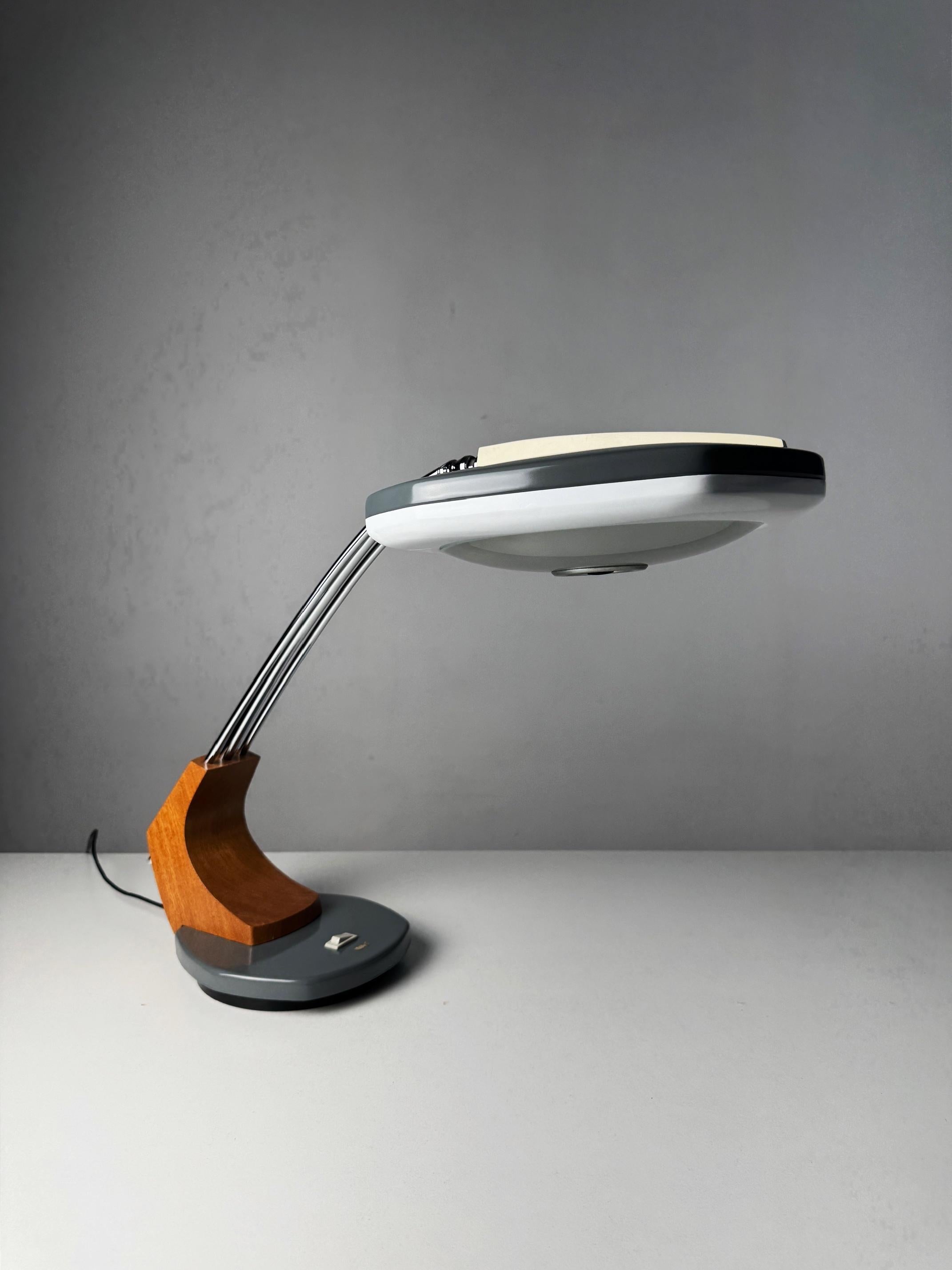 Fase Falux designed by Luis Perez de la Oliva and Pedro Martin in the 70's For Sale 6