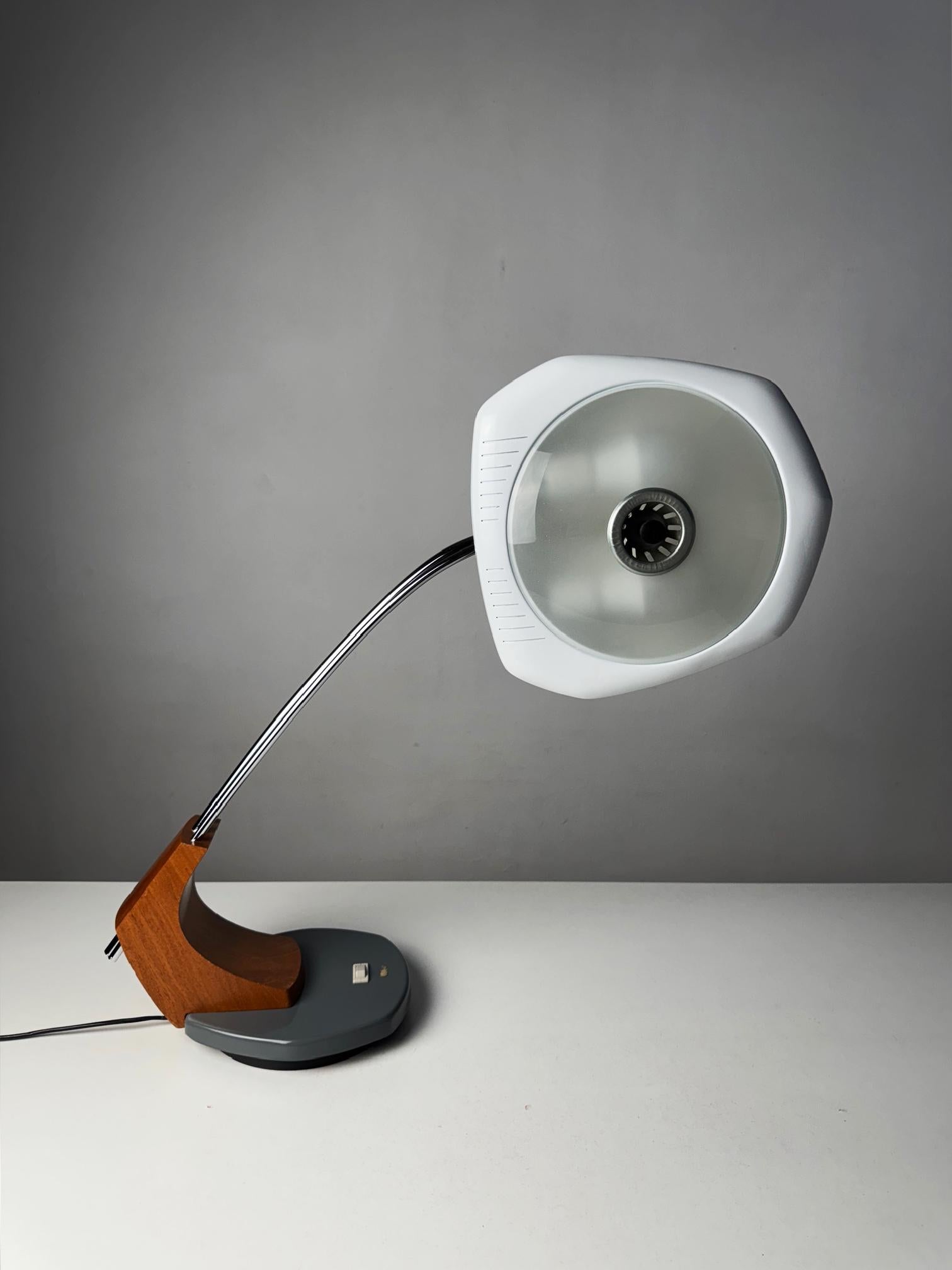 Fase Falux designed by Luis Perez de la Oliva and Pedro Martin in the 70's In Good Condition For Sale In BARCELONA, ES