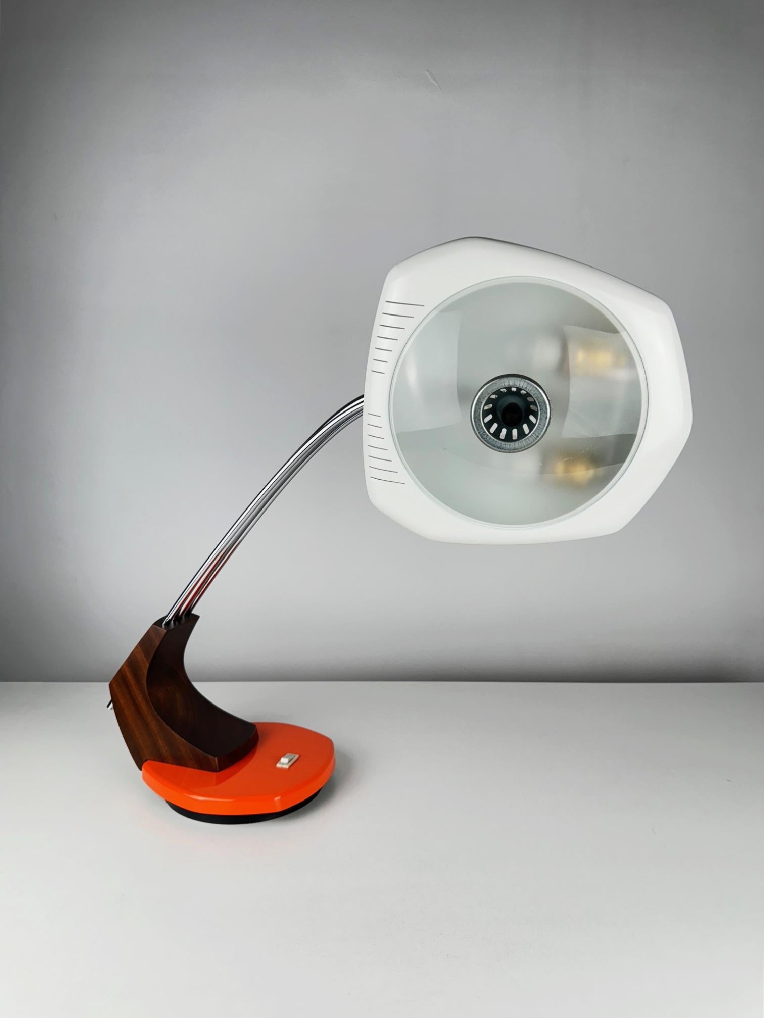 Metal Fase Falux designed by Luis Perez de la Oliva and Pedro Martin in the 70's