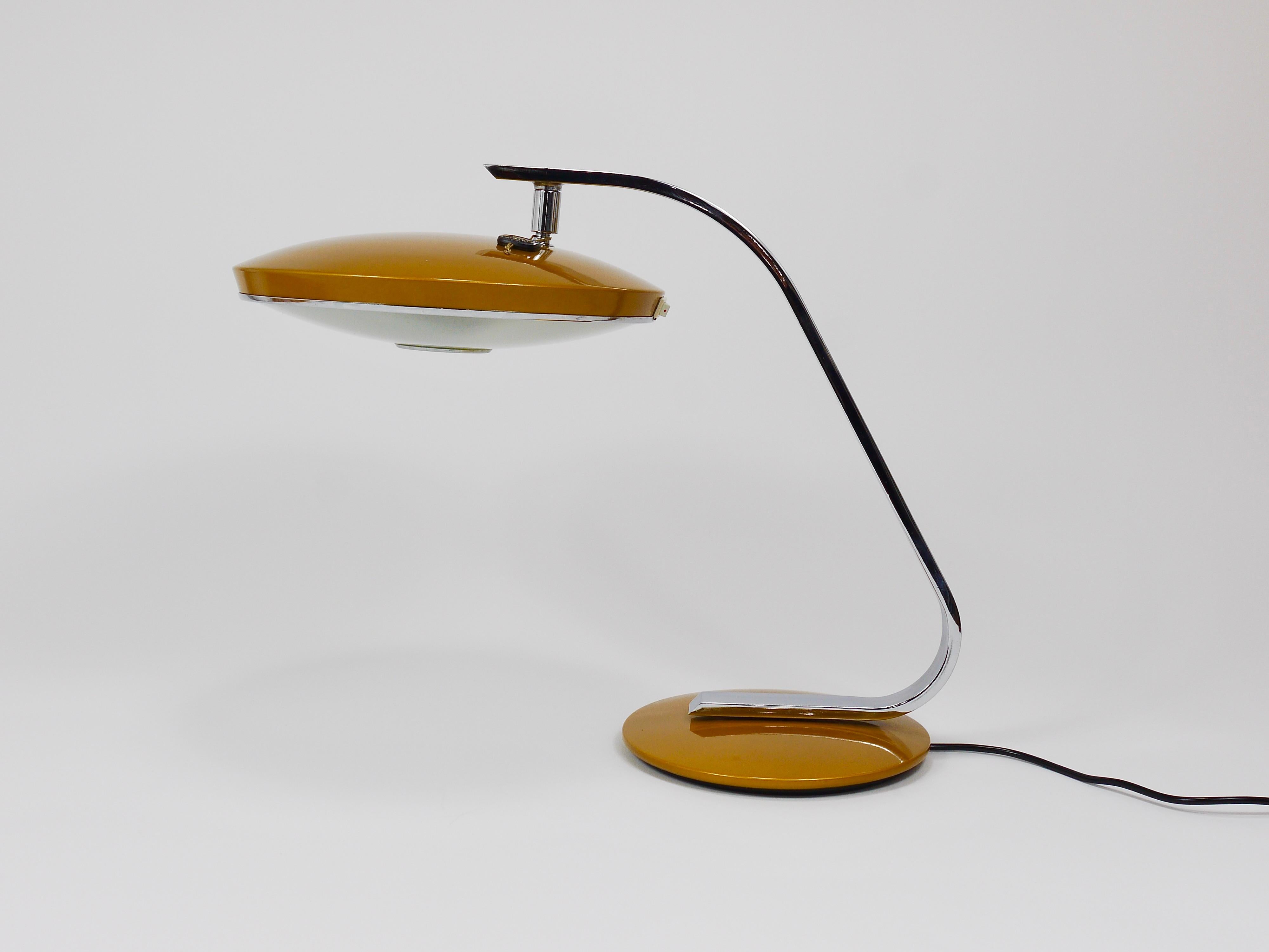XX secolo Lampada da scrivania Fase Madrid Design, Luis Pérez de la Oliva, Spagna, anni '70 in vendita