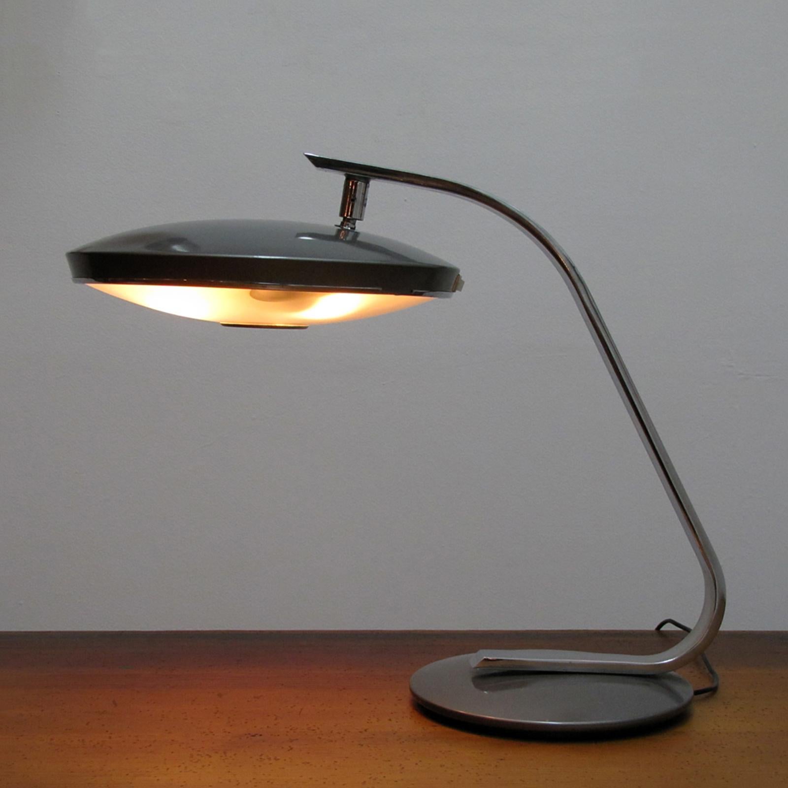 Fase Madrid, Schreibtischlampe, 1964 (Chrom) im Angebot