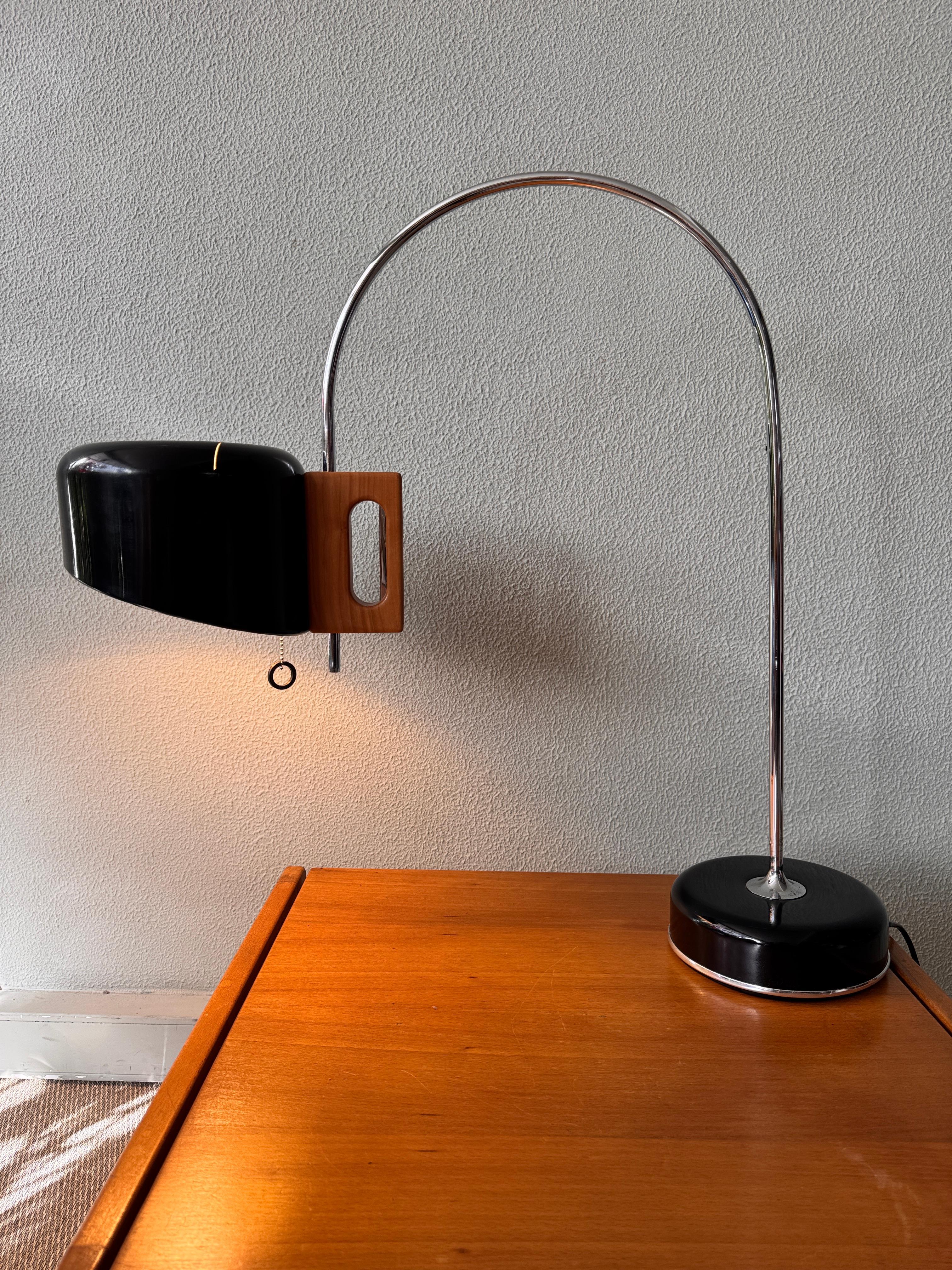 
The SAUCE Table Lamp, designed by Tomás Díaz Magro for Fase Madrid in 1969, is a remarkable piece of Spanish mid-century modern lighting. Standing at an impressive 70 cm in height, this is one of Fase’s largest and heaviest models (10 kg),