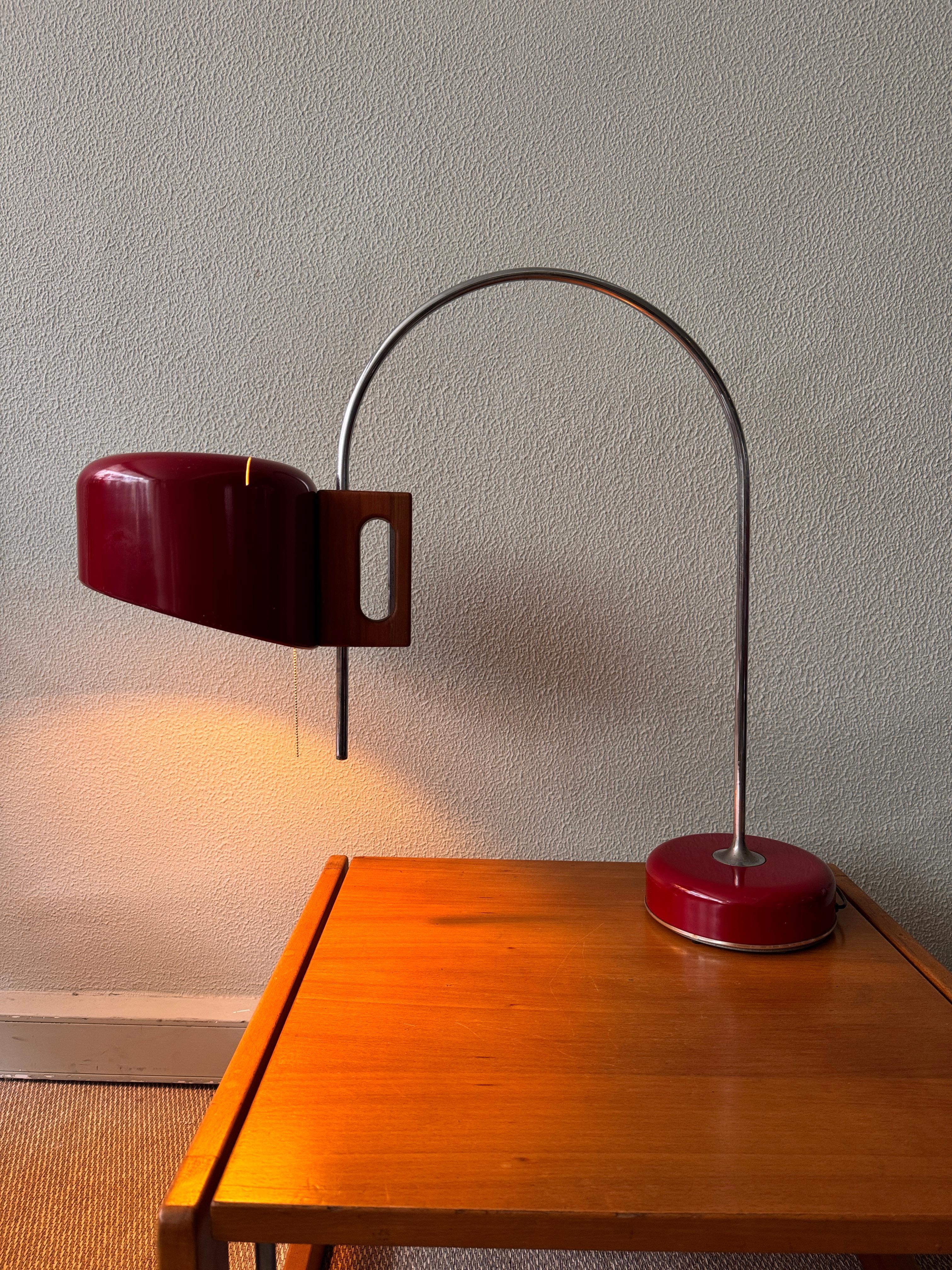 
The SAUCE Table Lamp, designed by Tomás Díaz Magro for Fase Madrid in 1969, is a remarkable piece of Spanish mid-century modern lighting. Standing at an impressive 70 cm in height, this is one of Fase’s largest and heaviest models (10 kg),