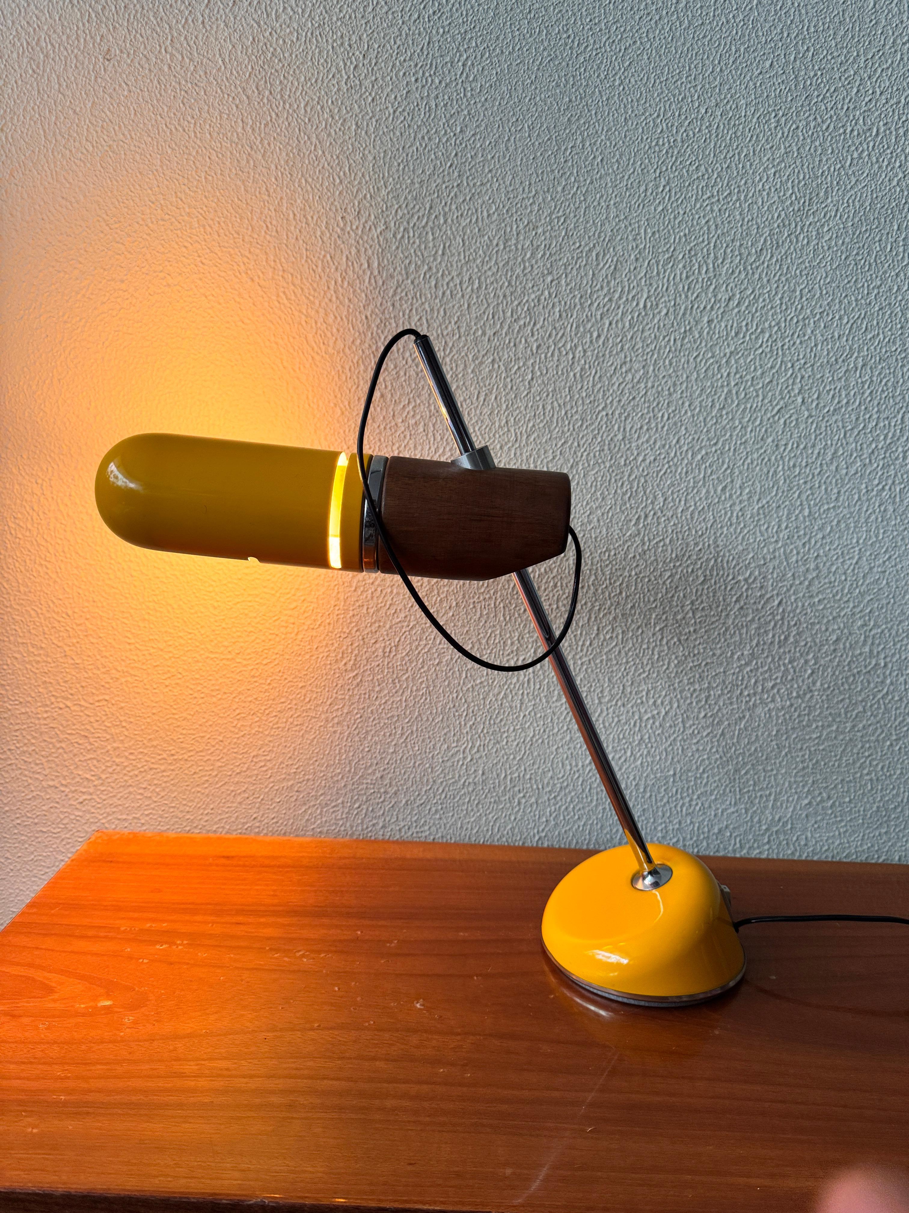 Fase Madrid Tischleuchte Modell TORPEDO von Tomás Díaz Magro, 1969 (Spanisch) im Angebot