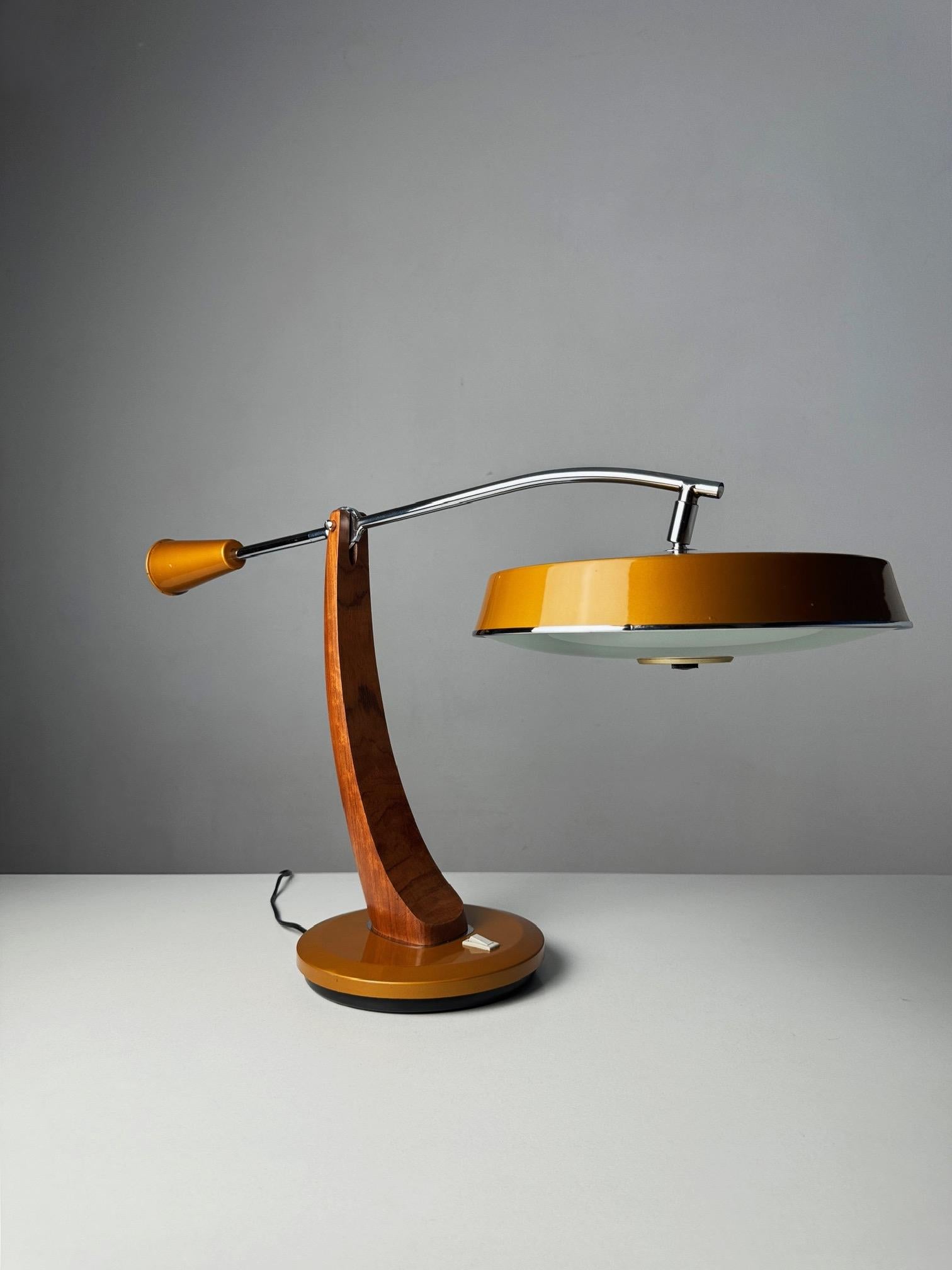Fase Péndulo Golden Table Lamp by Luis Pérez de la Oliva and Pedro Martín 70's 4