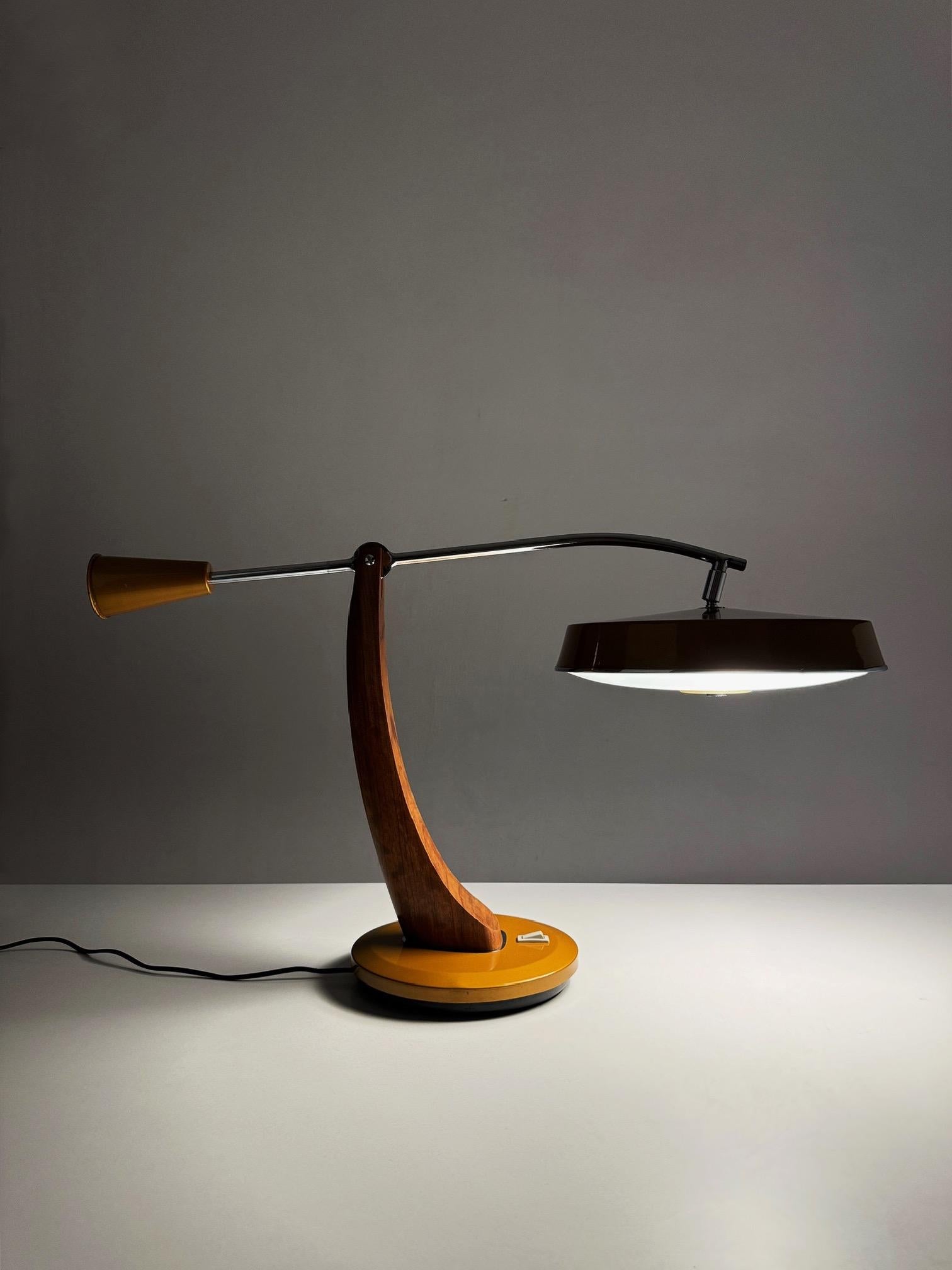 Fase Péndulo Golden Table Lamp by Luis Pérez de la Oliva and Pedro Martín 70's 5