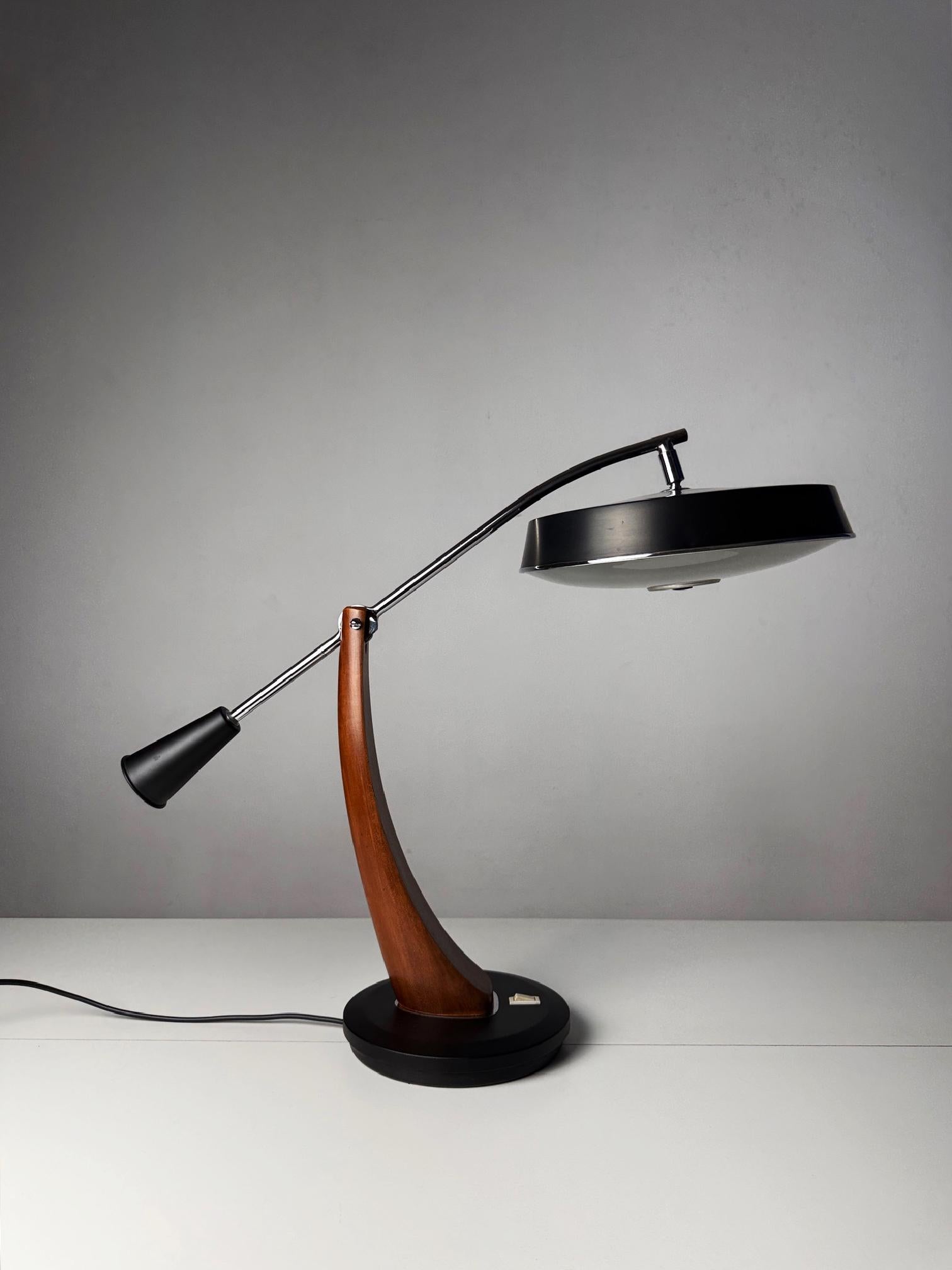 Mid-Century Modern Lampe de table Fase Péndulo de Luis Pérez de la Oliva et Pedro Martín 70's en vente