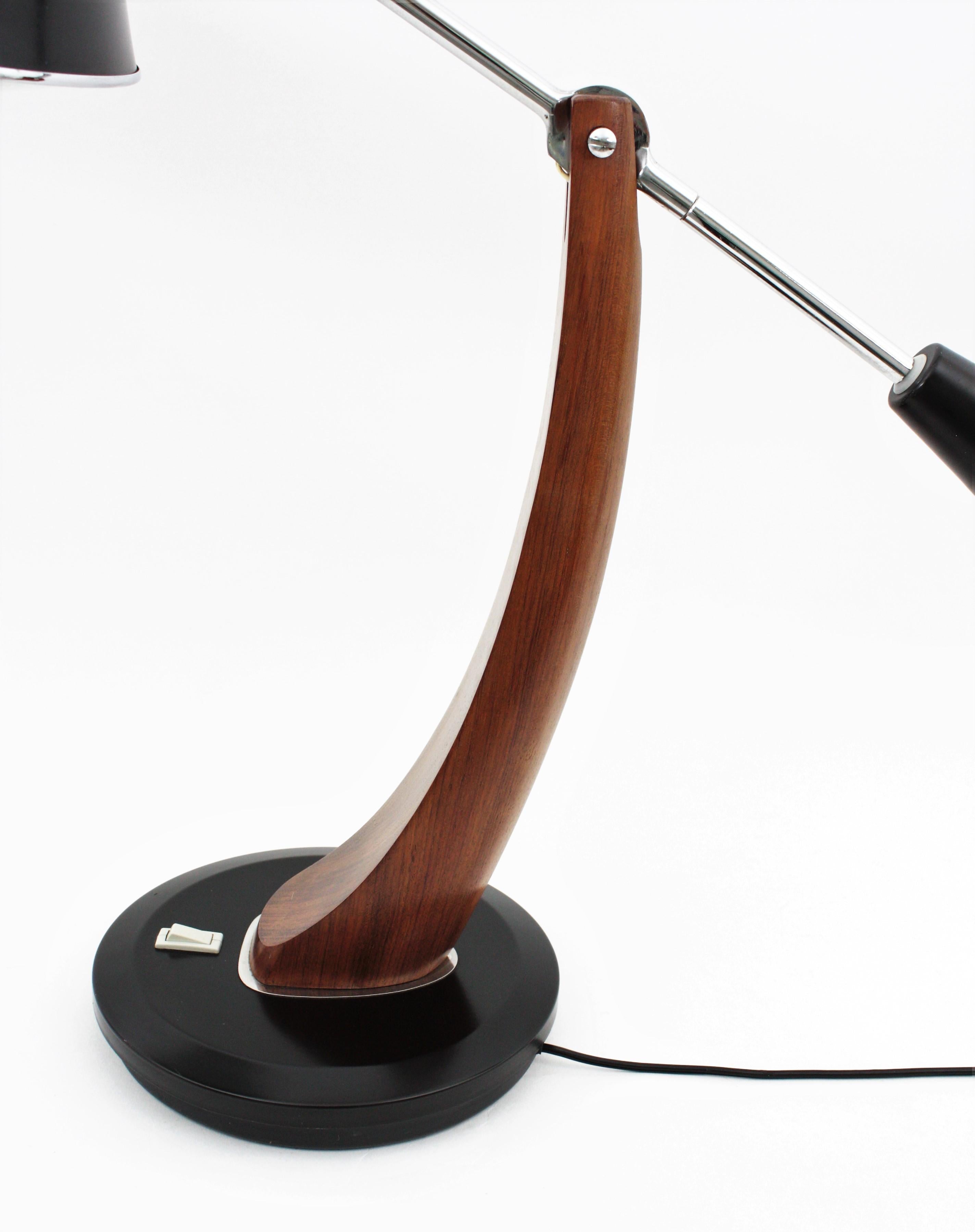 Fase President Pendulum Desk Lamp in Walnut and Black Lacquer 2