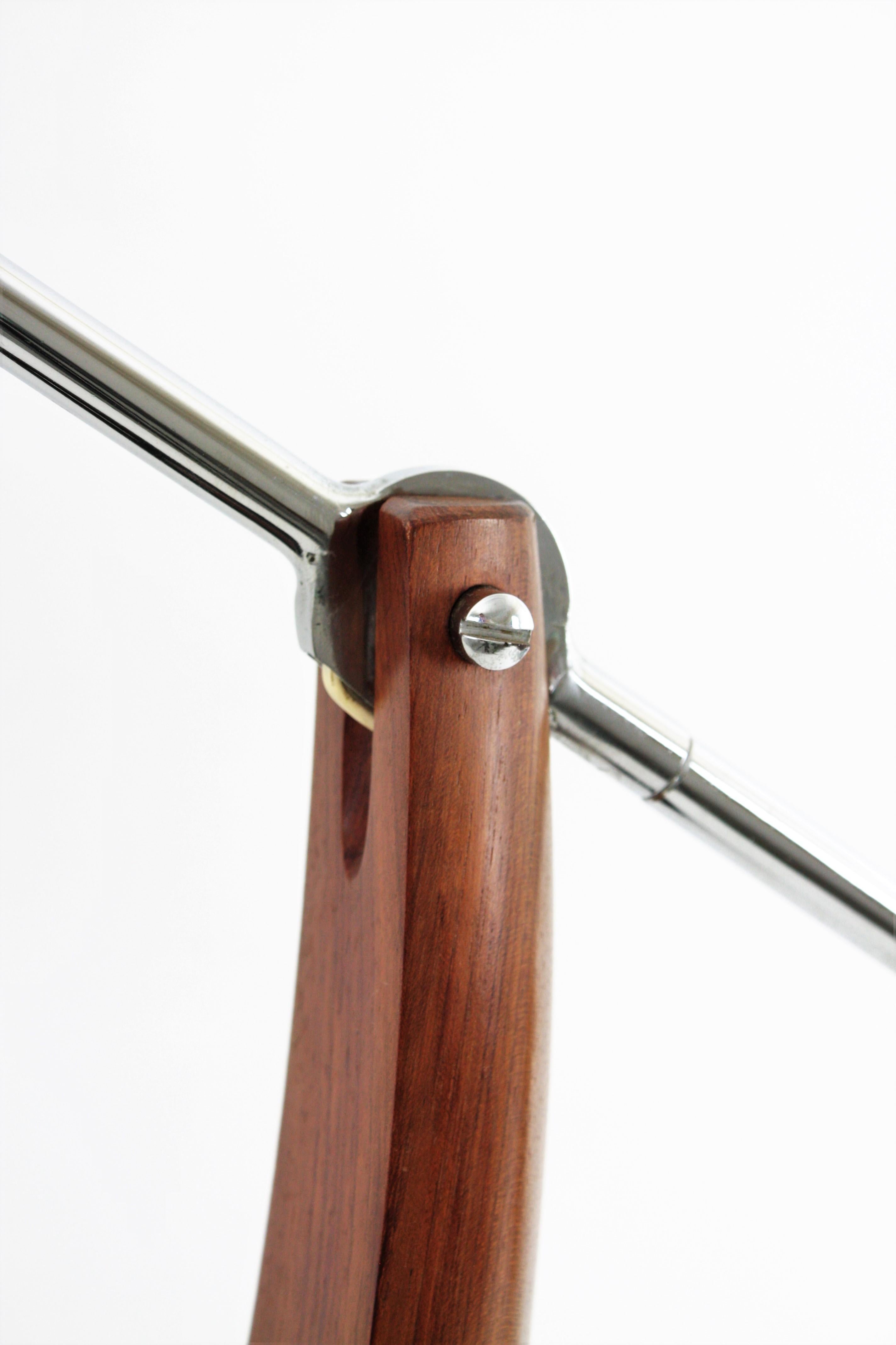 Fase President Pendulum Desk Lamp in Walnut and Black Lacquer 6