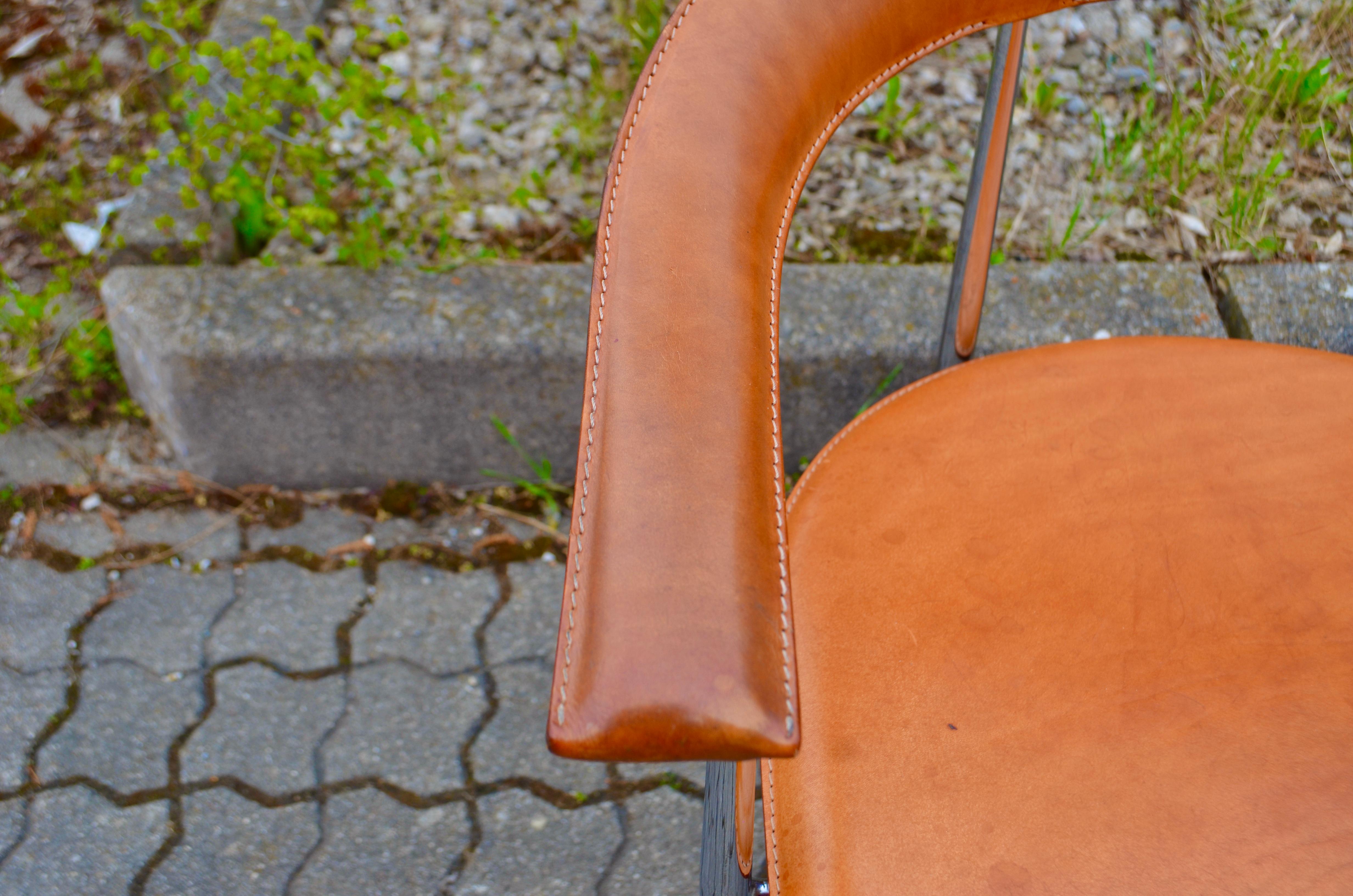 Cognacfarbener Vintage-Stuhl aus pflanzlichem Leder P40 von Vegni & Gualtierotti  im Angebot 6