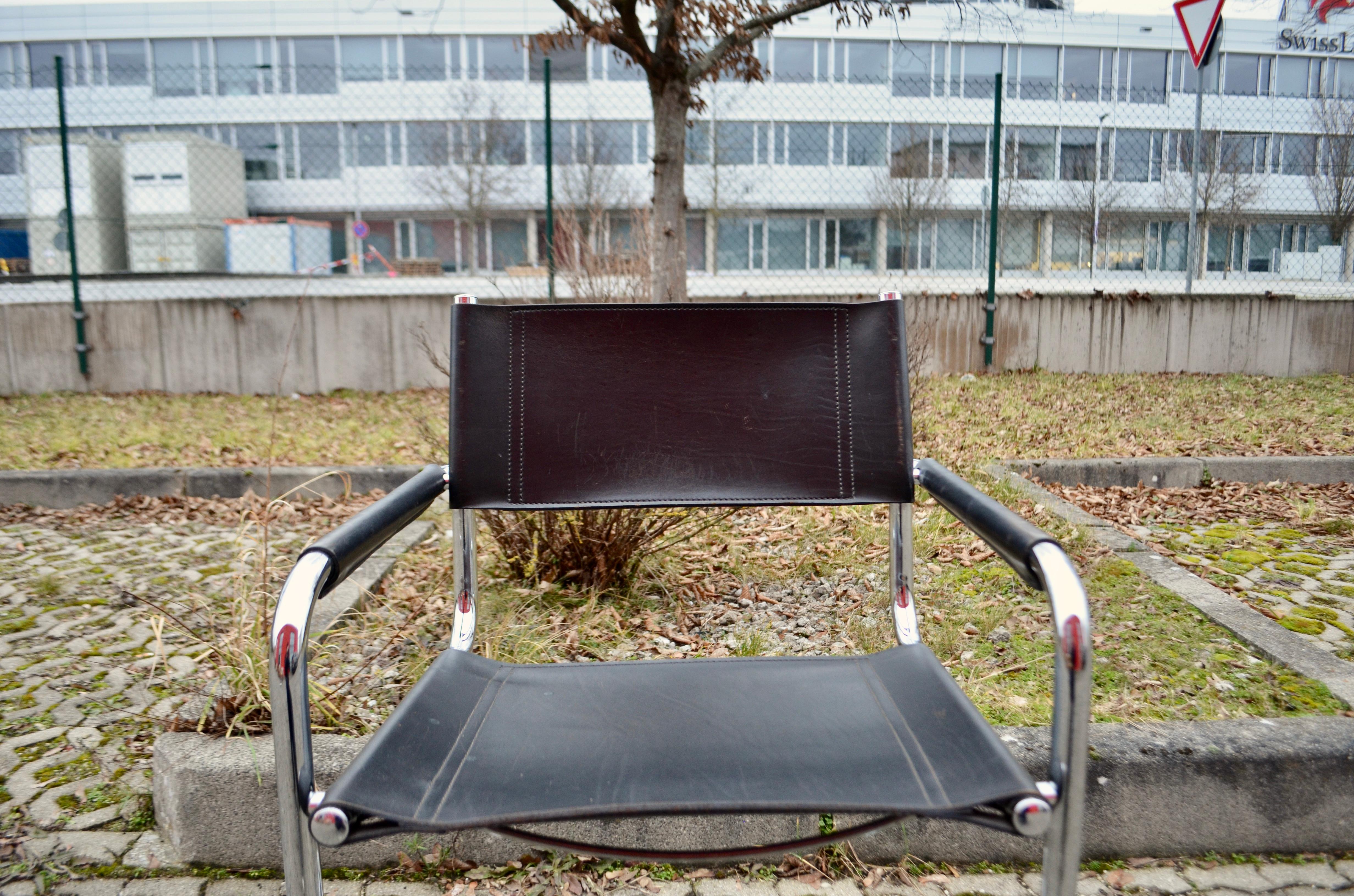 Bauhaus Fasem Vintage Italy black Leather Dining Chairs Armchairs Cantilever For Sale