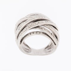 Fashion 18 karat White Gold Italian Ring with Diamonds