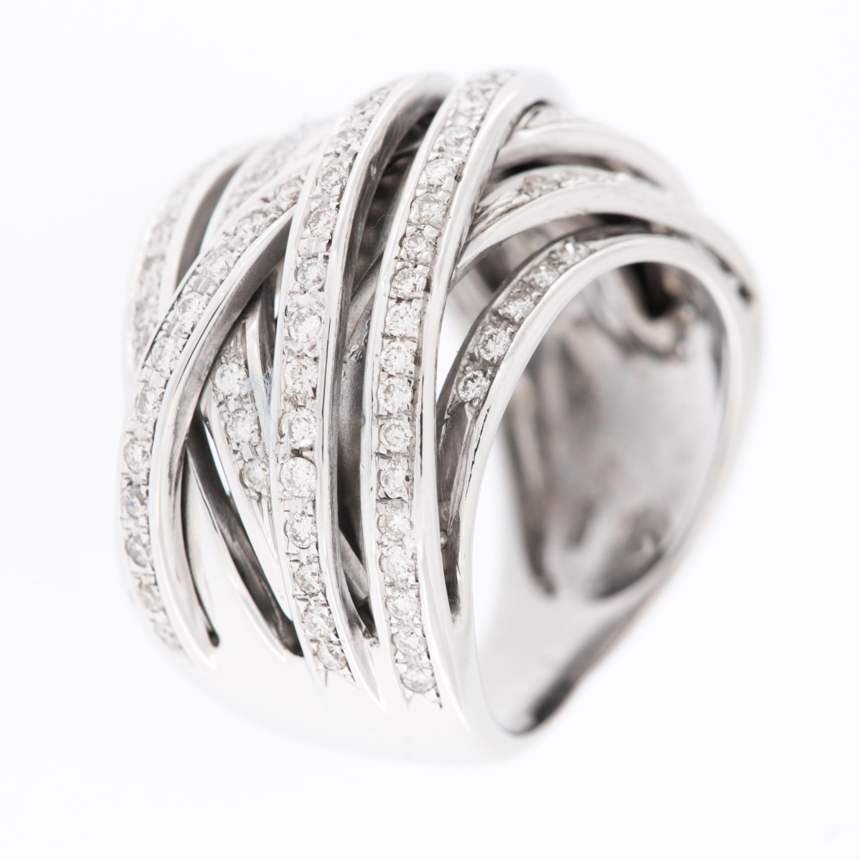 Contemporary Fashion 18 karat White Gold Italian Ring with Diamonds For Sale