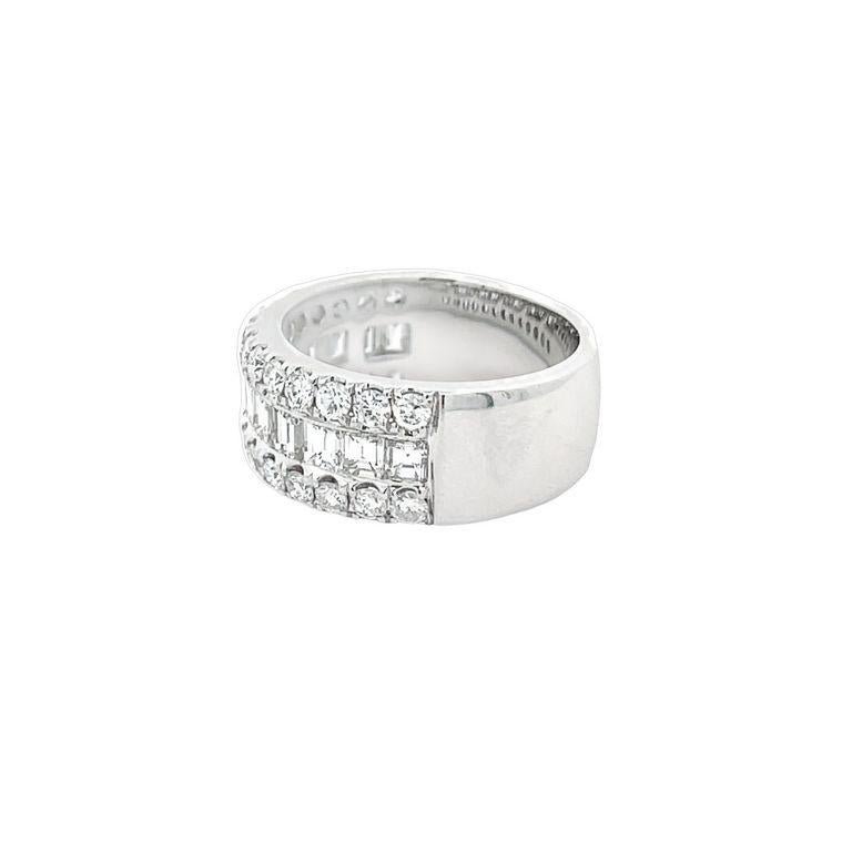 Mode Baguette Diamant Ring 2,81ct 18K Weißgold  im Zustand „Neu“ im Angebot in New York, NY