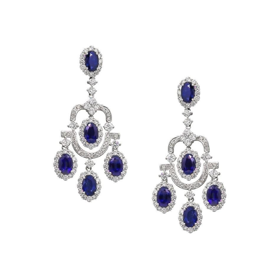 Women's Fashion Blue Sapphire White Diamond White Gold 18 Karat Dangle Necklace For Sale