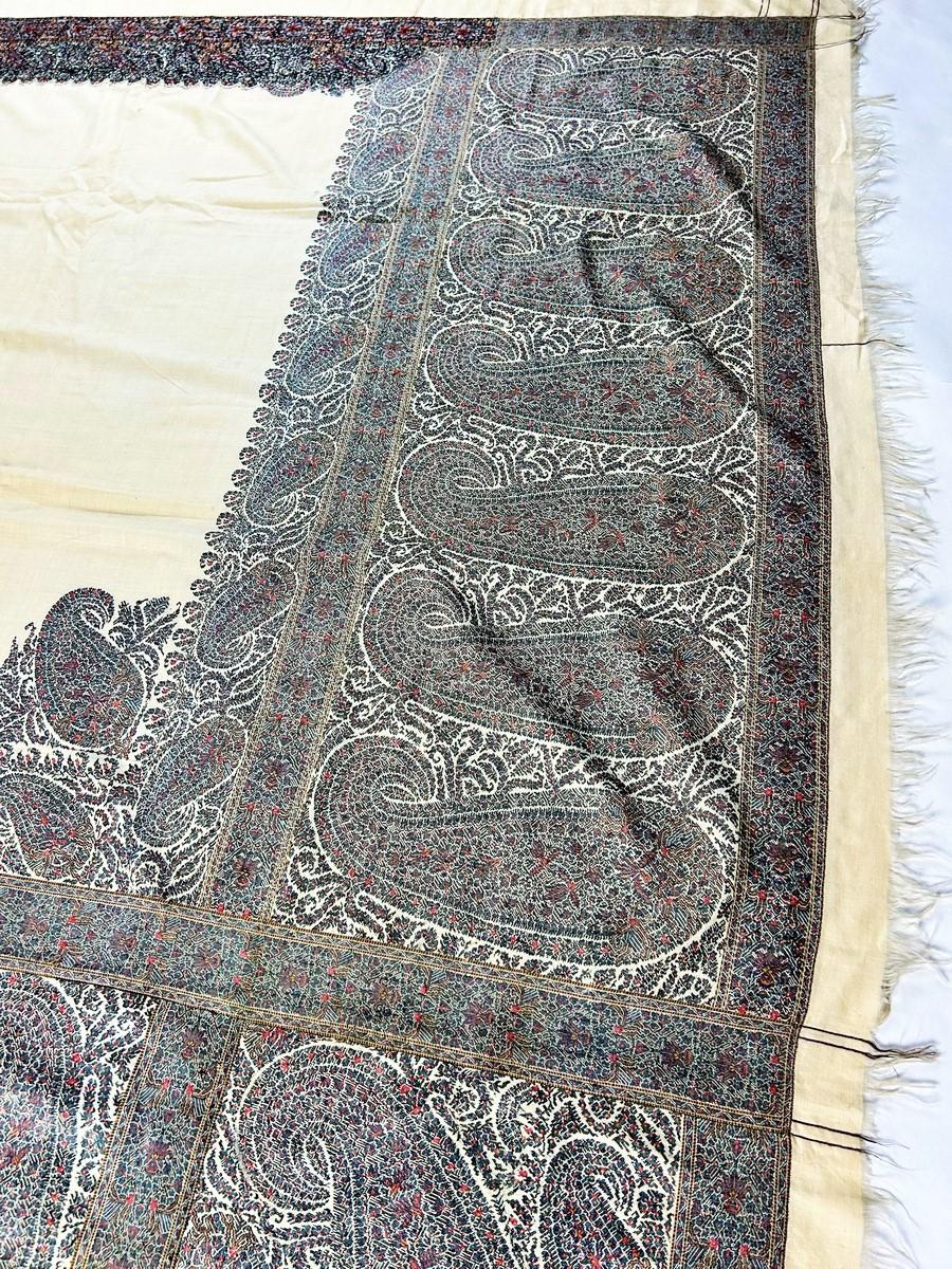 Châle cachemire à motif cachemire avec centre en pashmina crème - France vers 1830 en vente 1