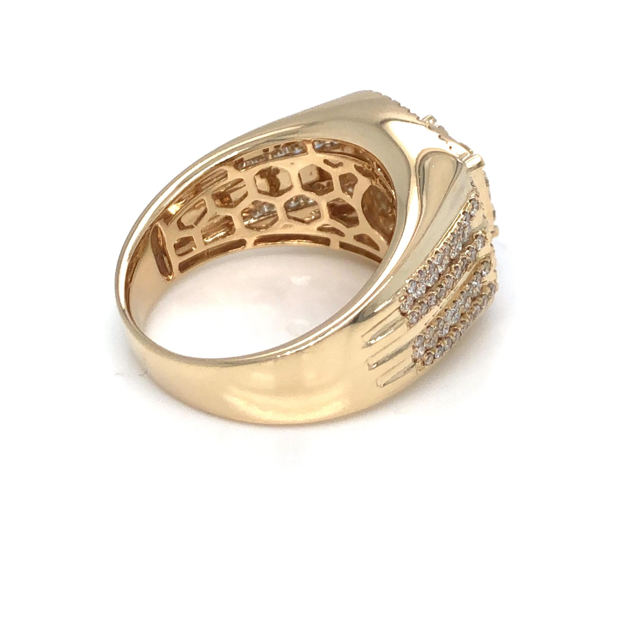 Fashion Diamond Men's Ring 14K Yellow Gold For Sale 1