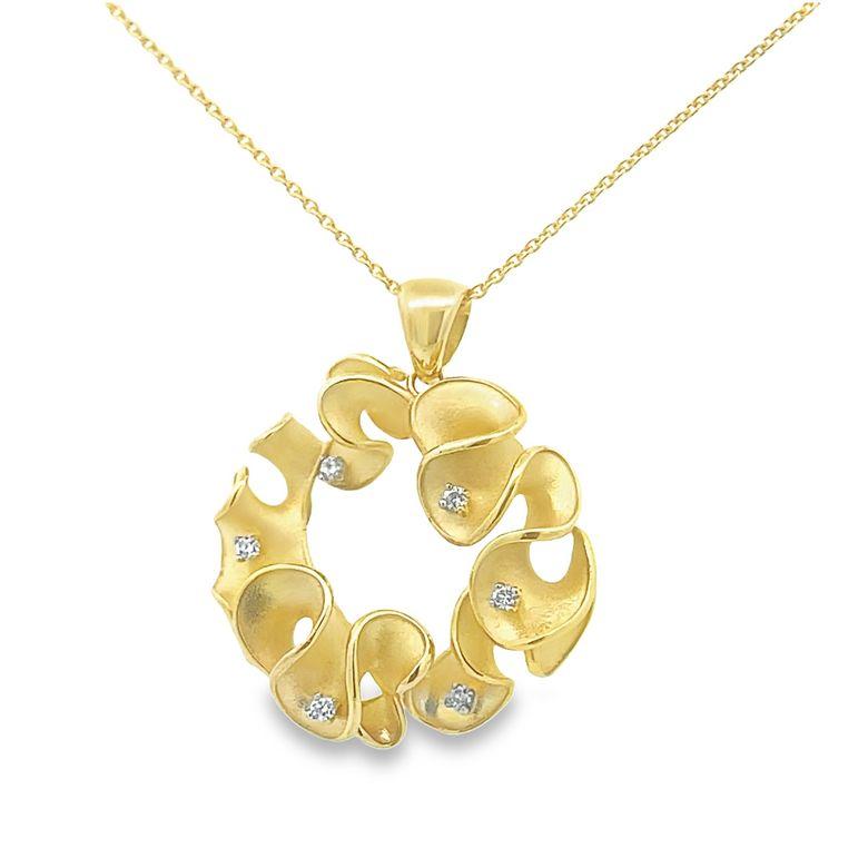 Fashion Diamond Pendant 0.15CT 14K Yellow Gold In New Condition In New York, NY