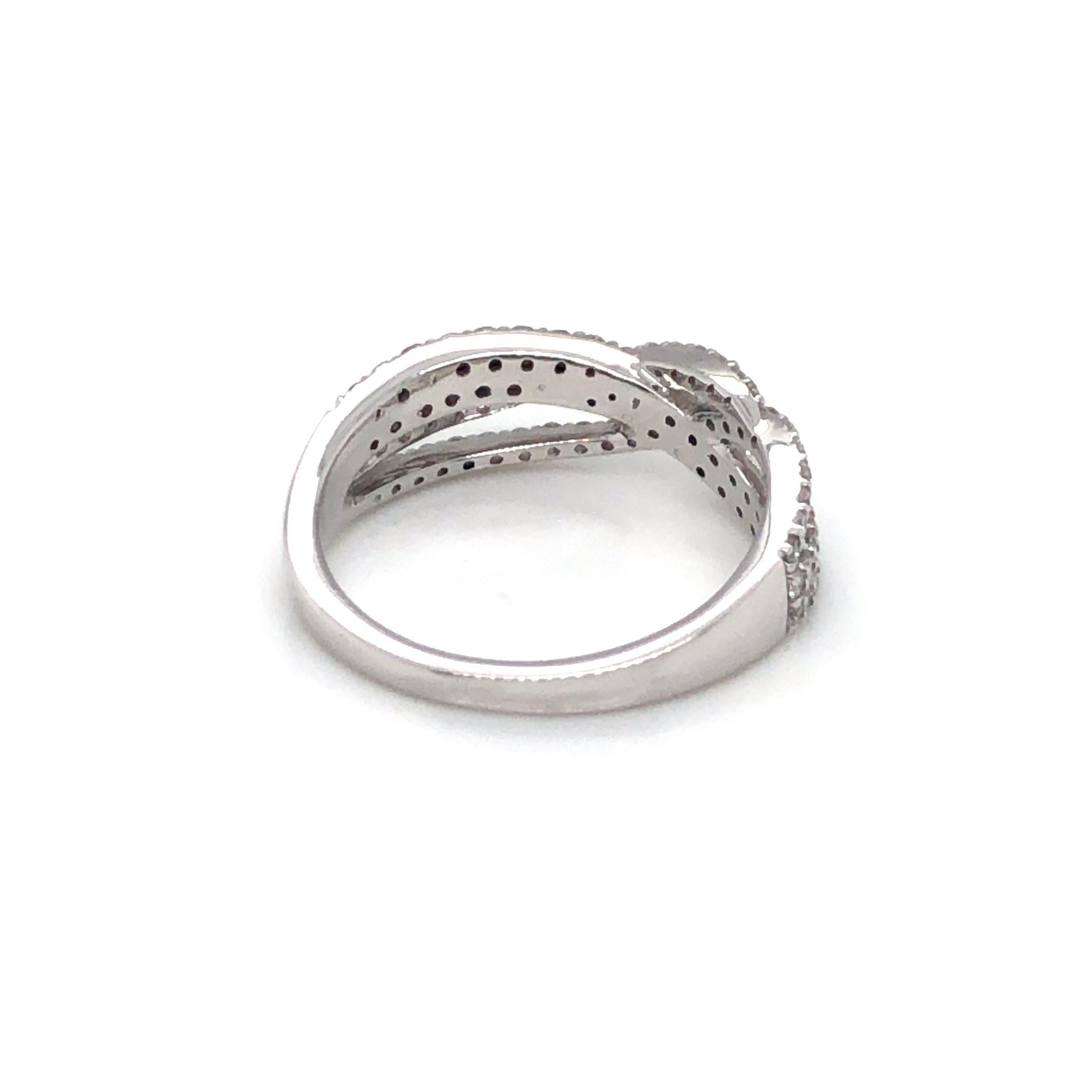 Fashion Diamond Ring 14K White Gold In New Condition For Sale In Dallas, TX