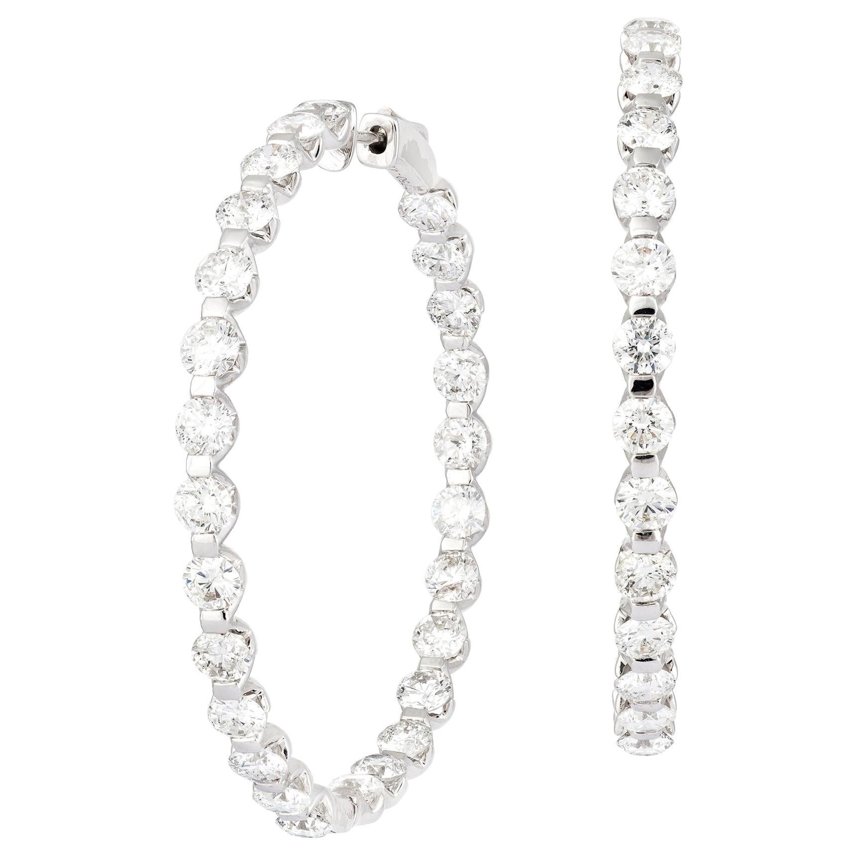 Fashion Diamond White 18 Karat Gold Earrings for Her For Sale