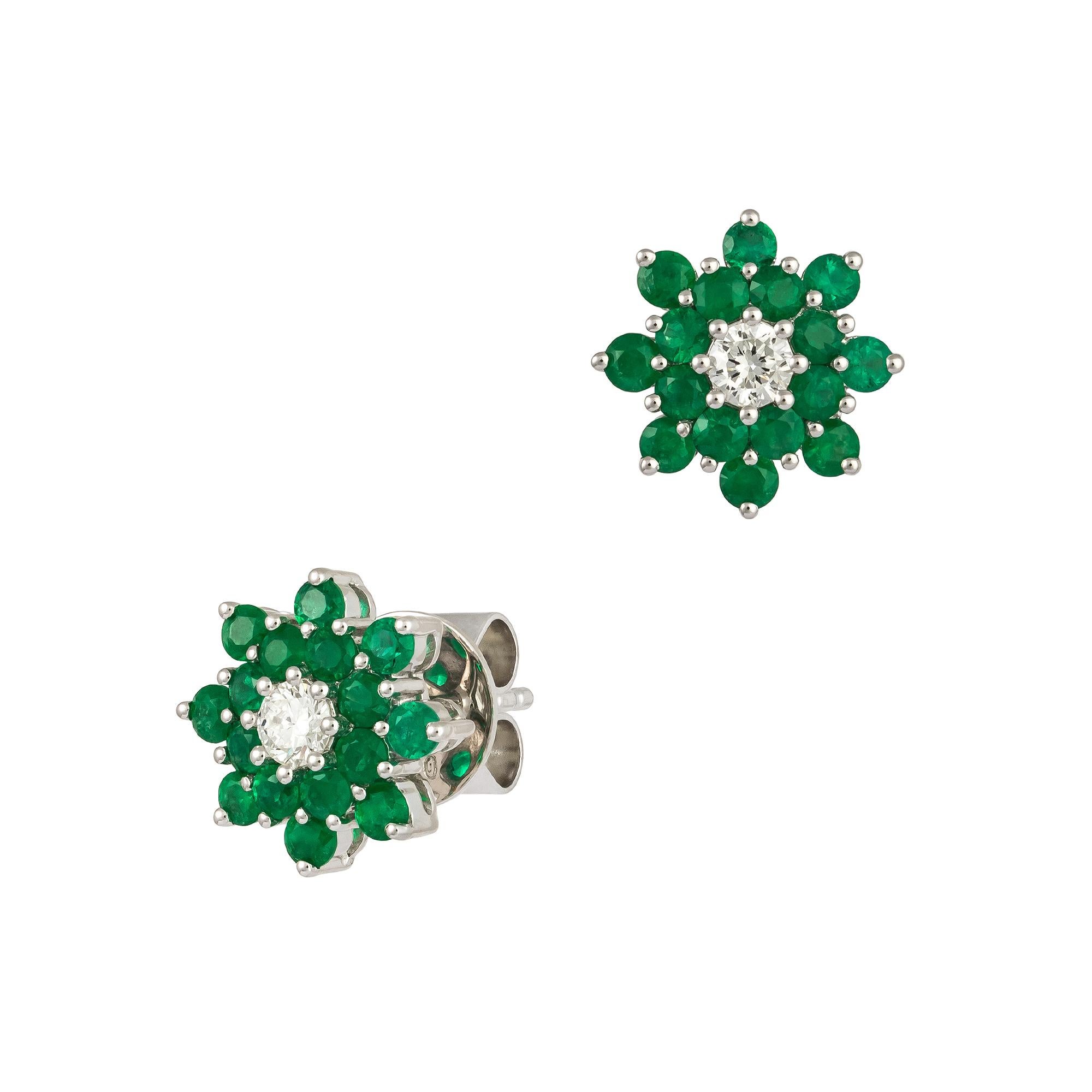 EARRING 18K White Gold, Diamond 0.19 Cts/2 Pieces, Emerald 0.93 Cts/32 Pieces

