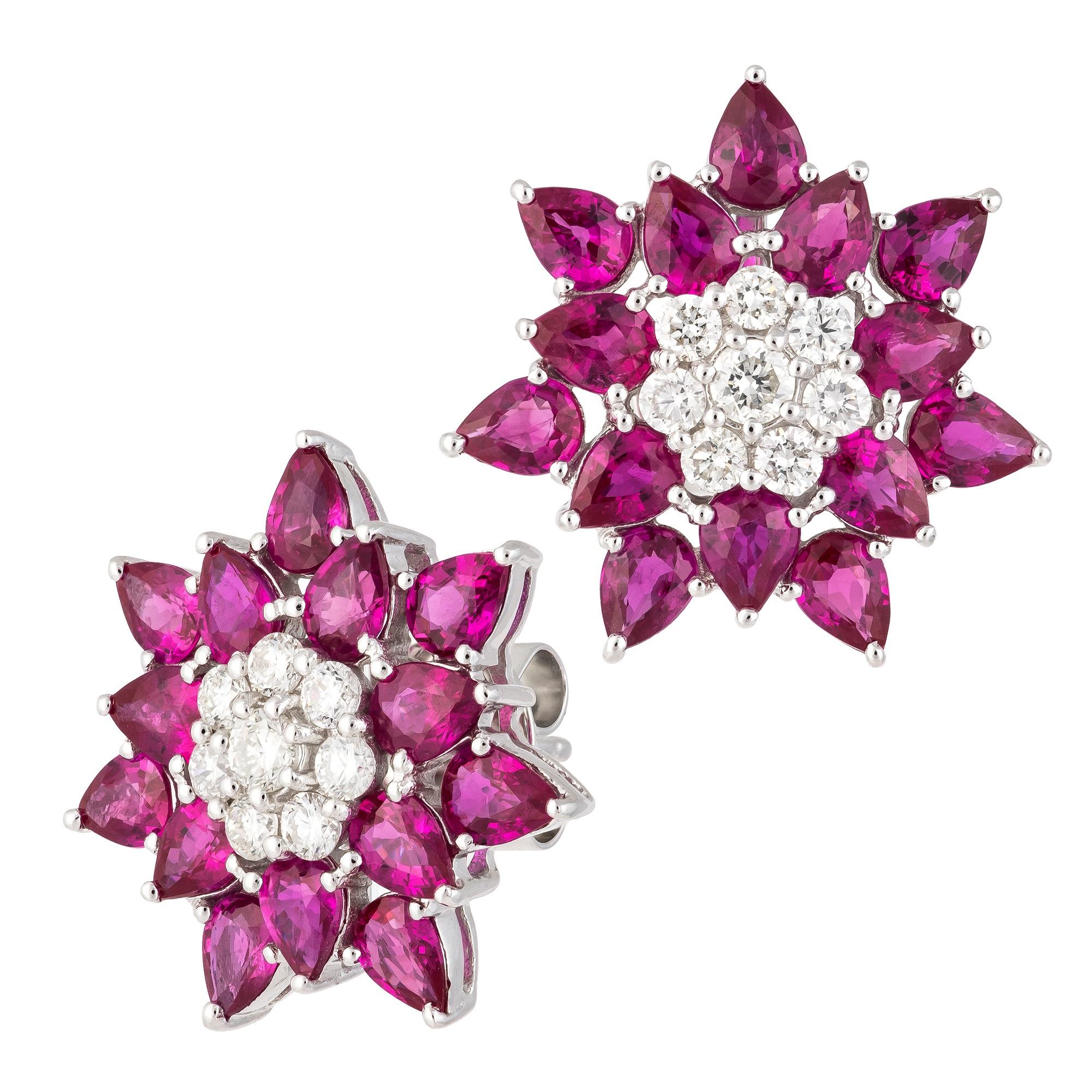 BOUCLES D'OREILLES Or blanc 18K Diamant 0,64 Cts/16 pièces, RUB 4,50 Cts/28 pièces
