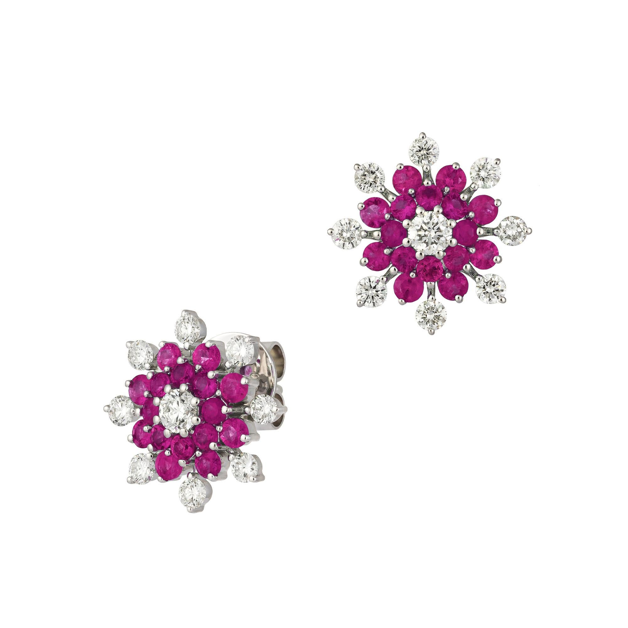EARRING 18K White Gold Diamond 0.79 Cts/18 Pieces, RUB 1.16 Cts/32 Pieces
