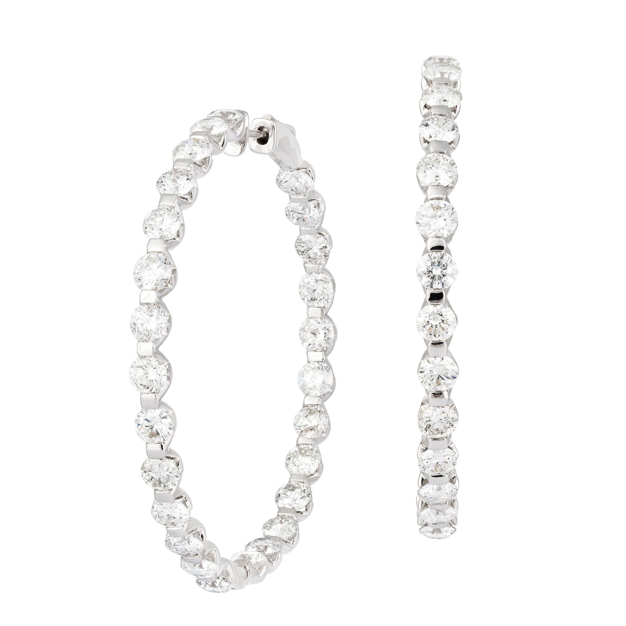 Fashion Diamond White 18 Karat Gold Earrings for Her In New Condition For Sale In Genève, GE