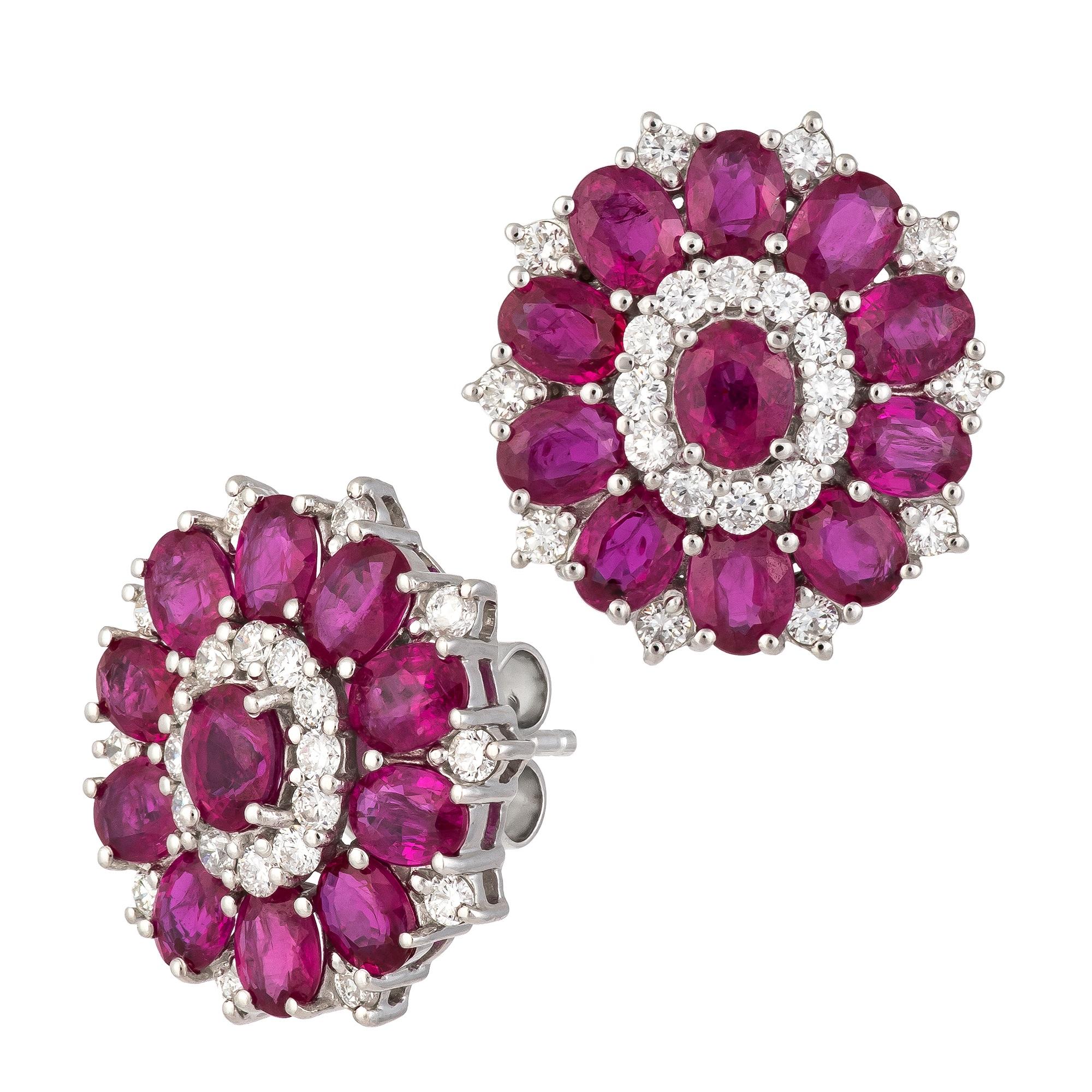 Fashion Diamond White 18 Karat Gold Earrings for Her In New Condition For Sale In Genève, GE