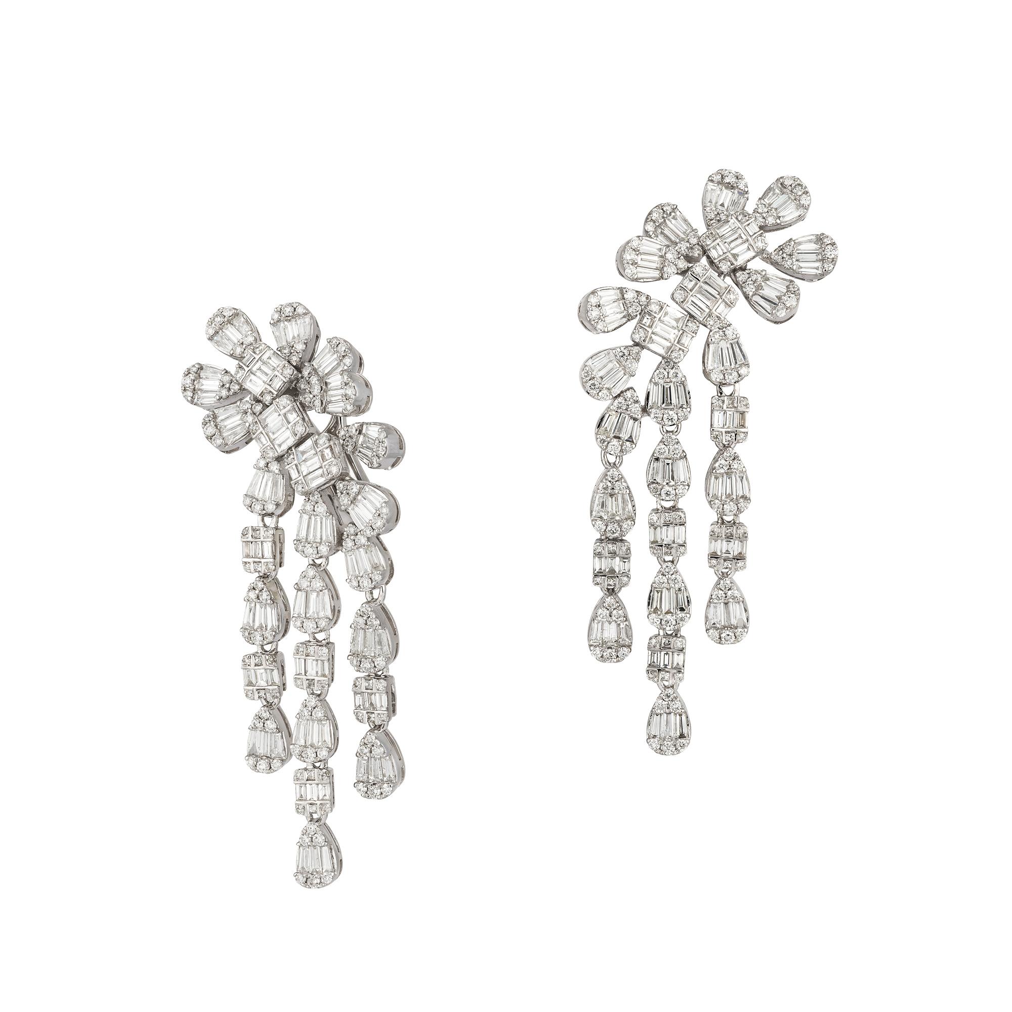 Women's Fashion Diamond White 18 Karat Gold Earrings for Her For Sale