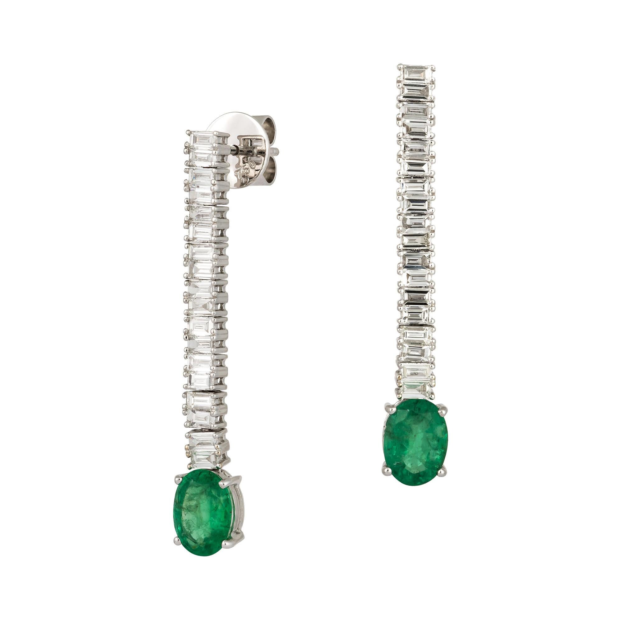 Pendientes de moda de oro blanco de 18 quilates con diamantes para ella