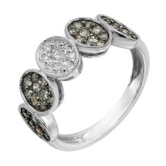 Bague de mode en or blanc et diamants