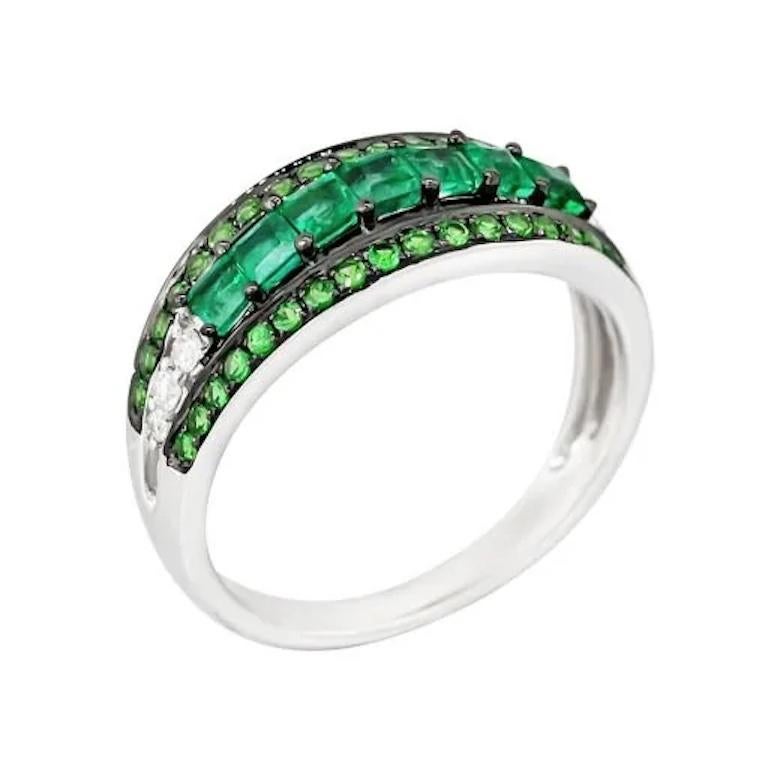 Fashion Emerald Tsavorite Diamonds White Gold Band Ring for Her In New Condition For Sale In Genève, GE