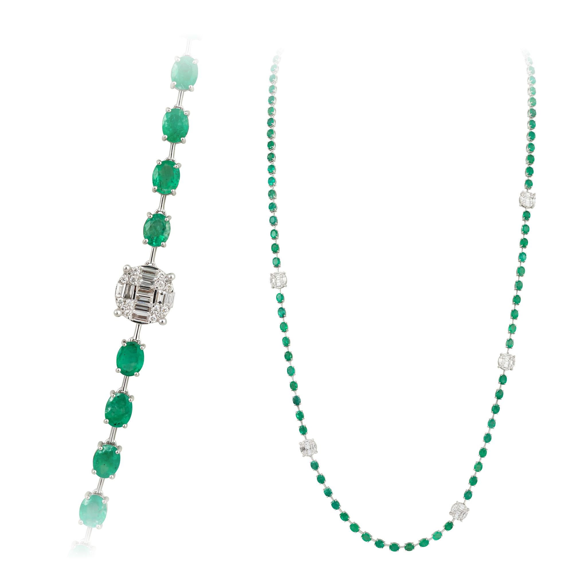 Fashion Emerald White Gold 18K Necklace Diamond for Her In New Condition For Sale In Montreux, CH