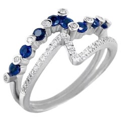 Bague mode de tous les jours en or blanc avec saphir bleu et diamants pour elle