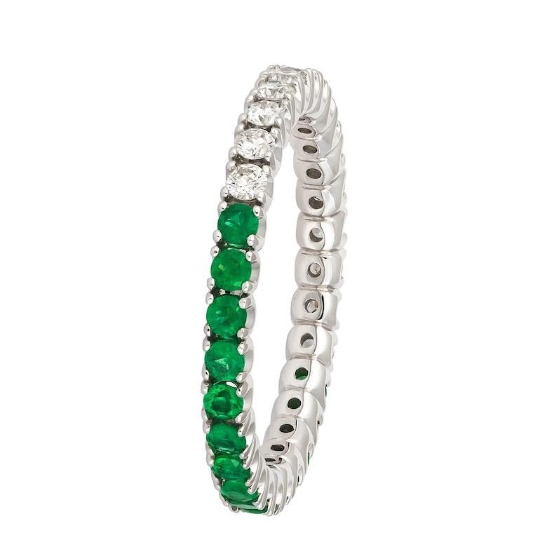 Asscher Cut Fashion Everyday Emerald Diamond White 18K Gold Band Ring for Her For Sale