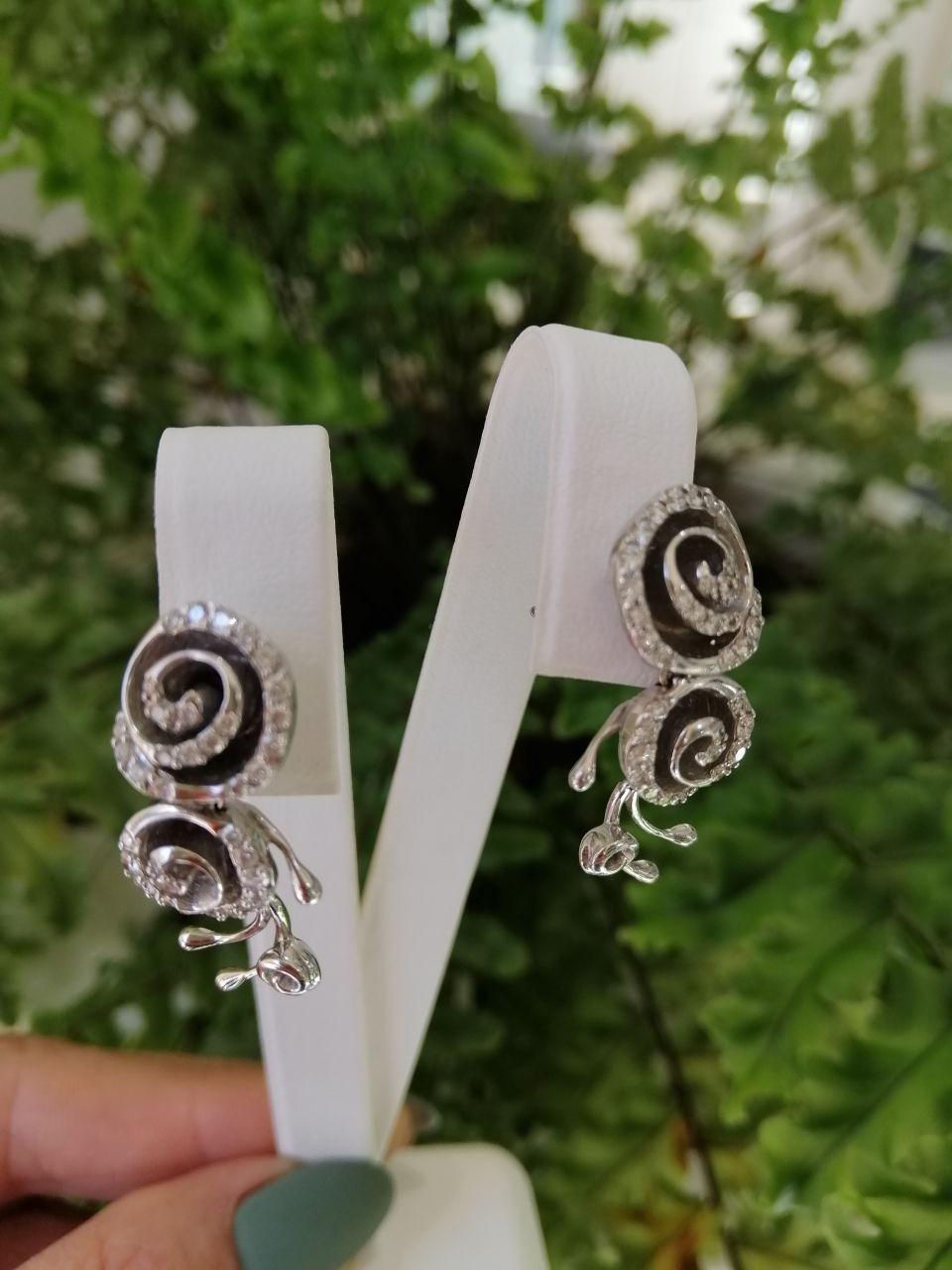 Fashion Fine Jewelry White Diamond White Gold Earrings In New Condition For Sale In Montreux, CH