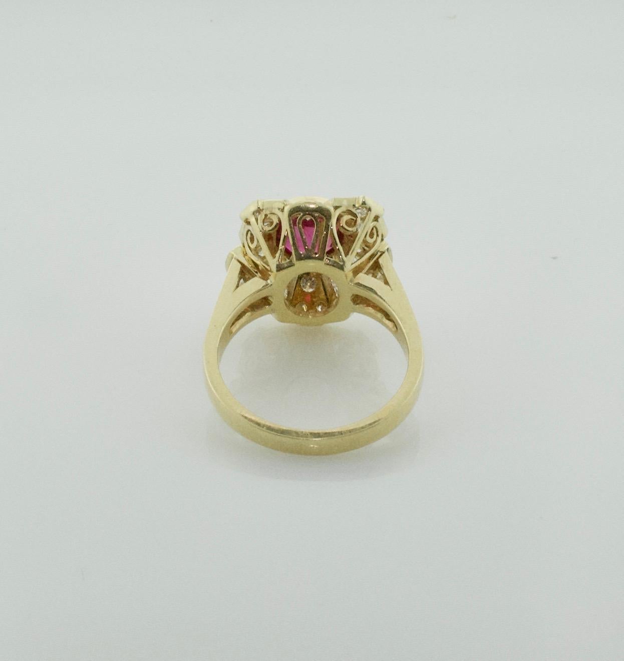 Anillo de moda de rubíes y diamantes en oro amarillo de 18 quilates Rubí de 1,53 quilates en Nuevo estado para la venta en Wailea, HI