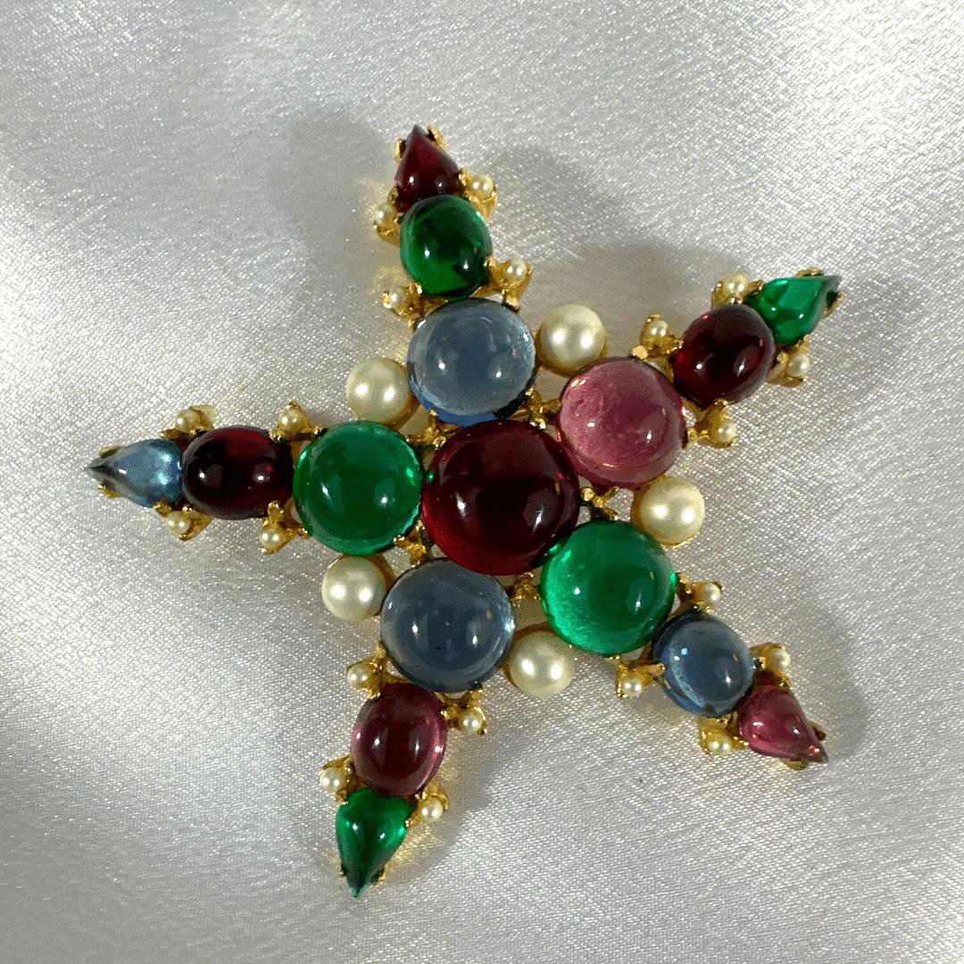 Modeschmuck Schöner mehrfarbiger Cabochon-Stein, Sternform-Brosche im Zustand „Hervorragend“ im Angebot in Jacksonville, FL