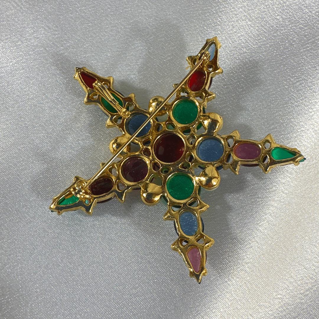 Modeschmuck Schöner mehrfarbiger Cabochon-Stein, Sternform-Brosche für Damen oder Herren im Angebot