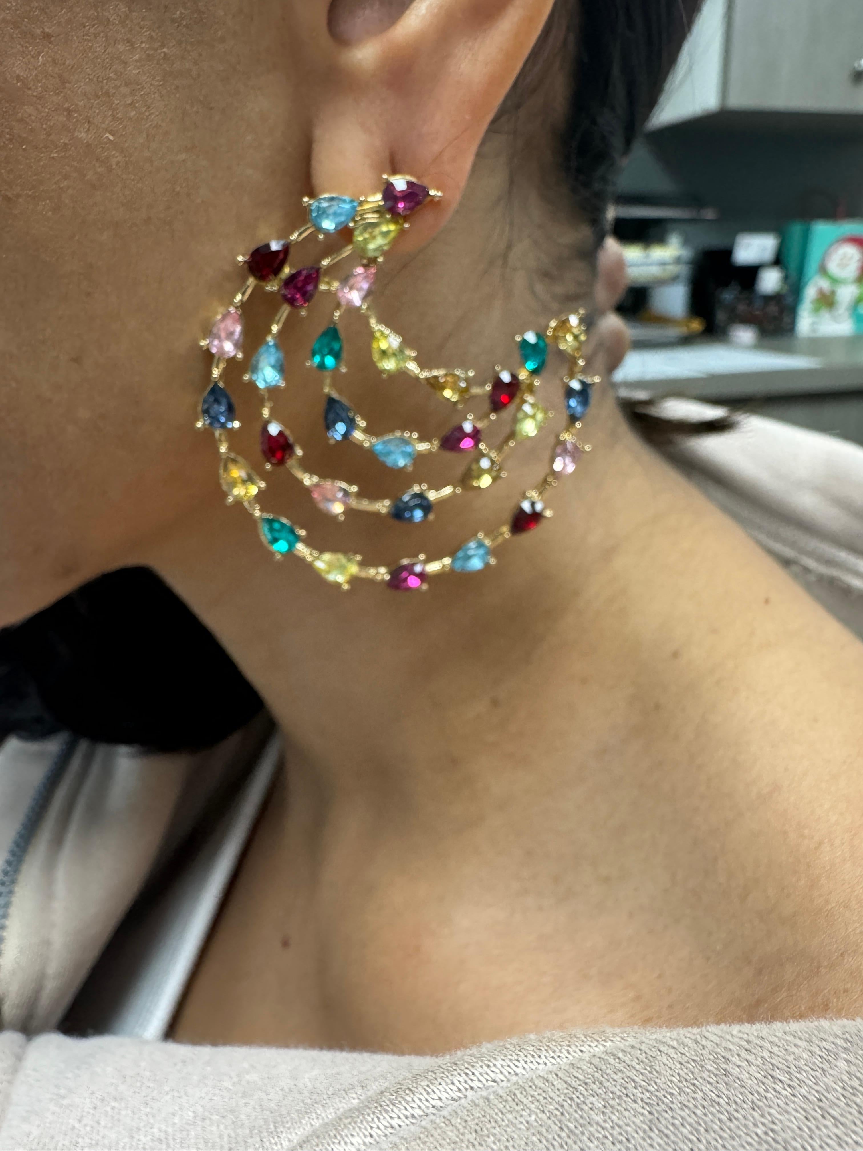 Boucles d'oreilles multicolores à la mode en vente 1