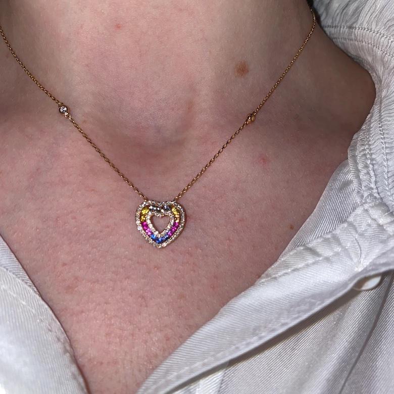 Round Cut Fashion Multi Sapphire Fine Jewellery Rose Gold Heart Necklace For Sale