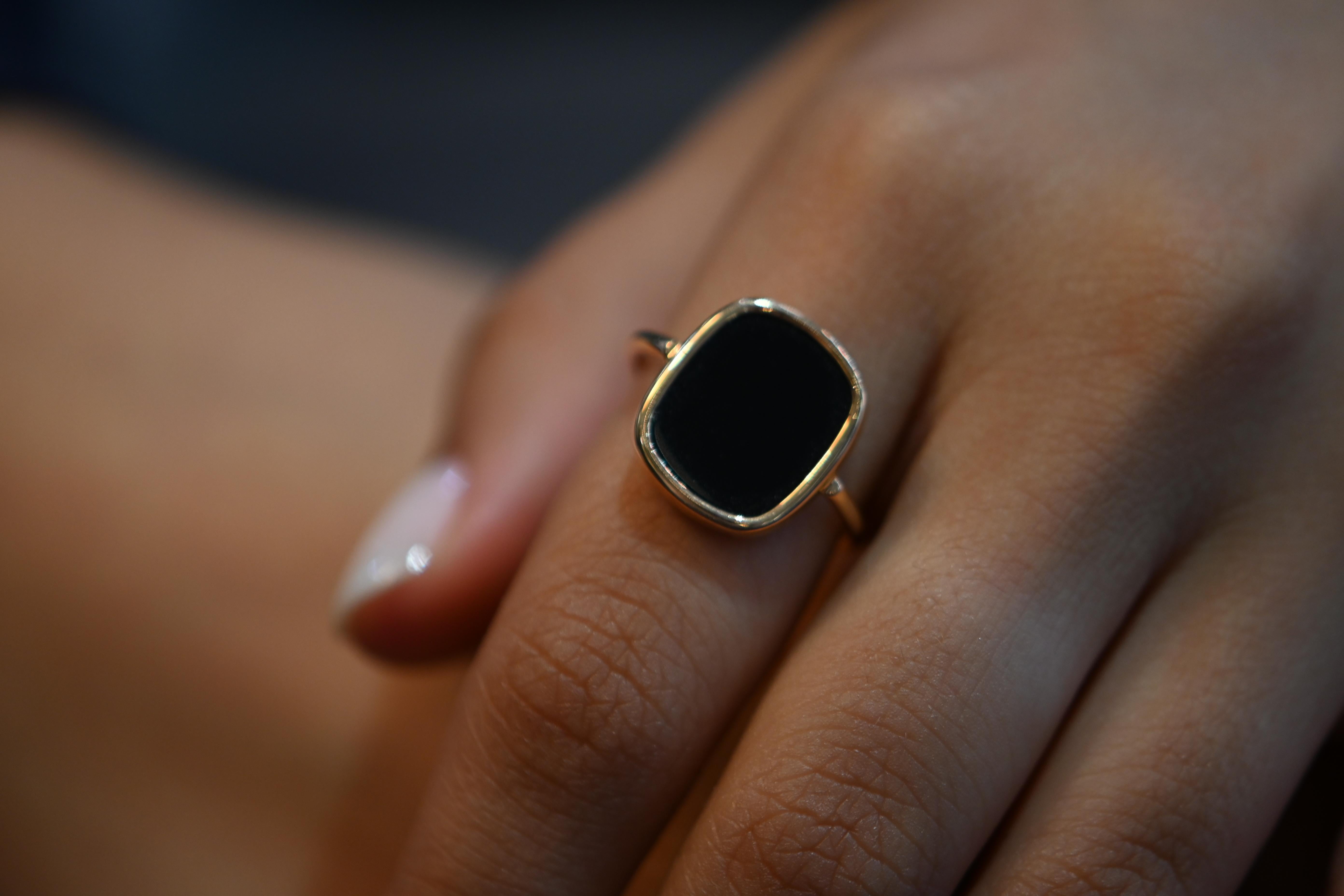 Contemporary Fashion Ring Black Onyx Rose Gold 18 Karat For Sale