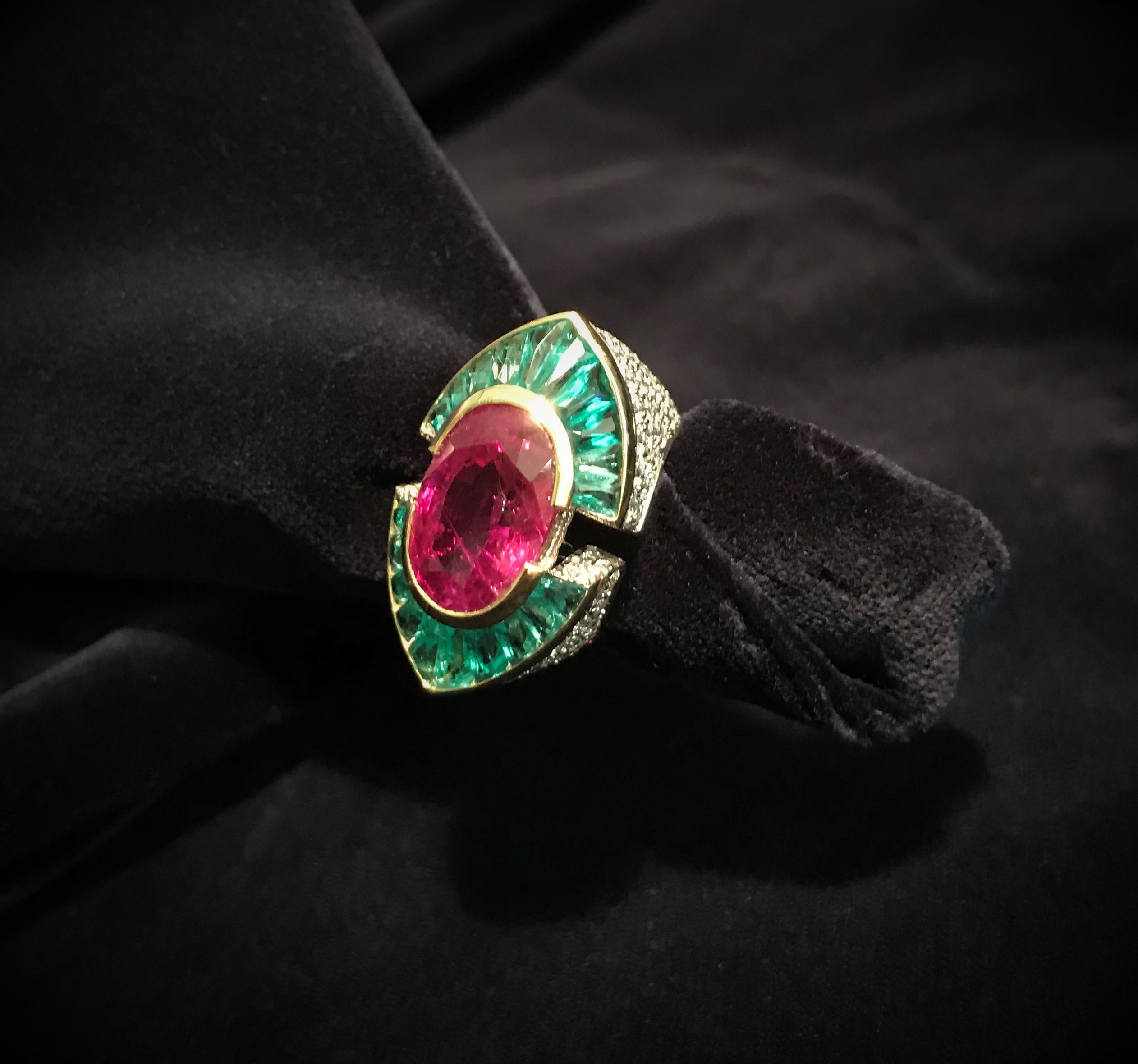 9.25 Not Heated Burma Ruby Certified White Pave Diamond  Emerald Cocktail Ring In New Condition For Sale In Milan, IT