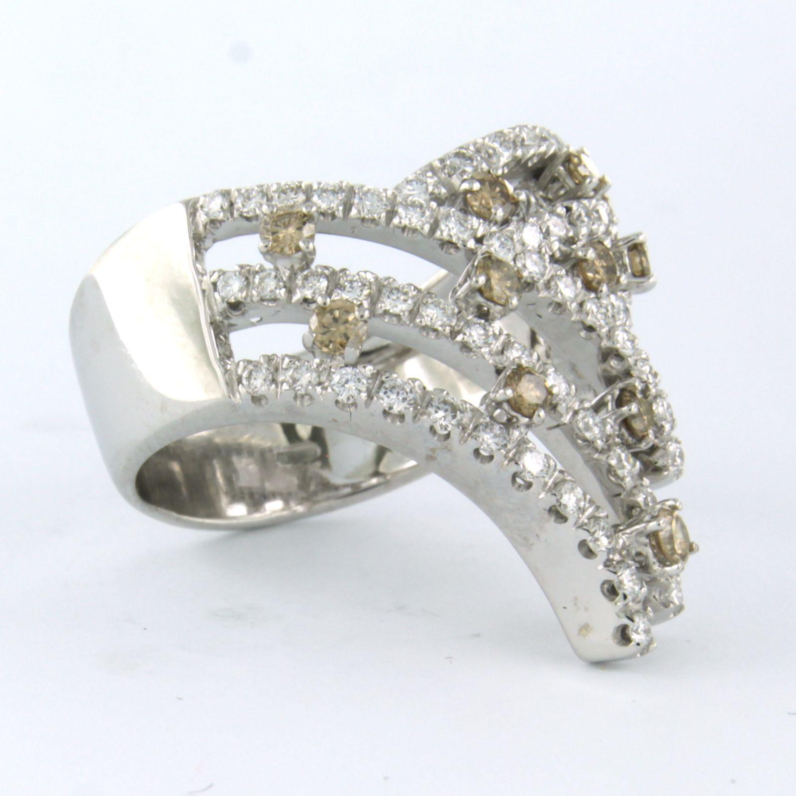 Mode-Ring aus 18 Karat Weißgold mit Diamanten bis zu 1,70 Karat  (Brillantschliff) im Angebot
