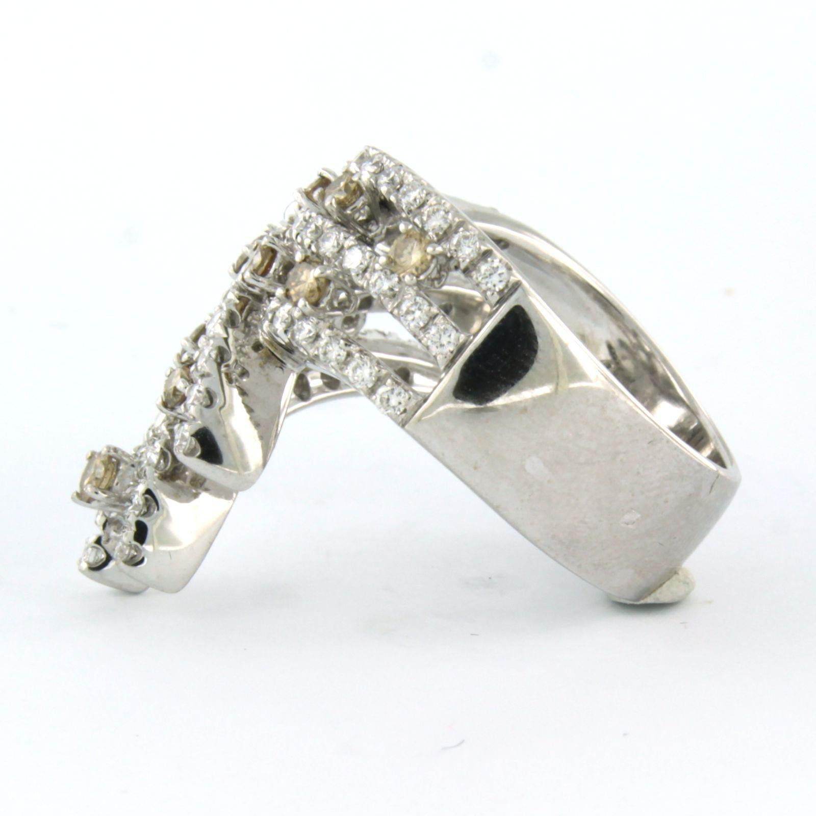 Mode-Ring aus 18 Karat Weißgold mit Diamanten bis zu 1,70 Karat  Damen im Angebot